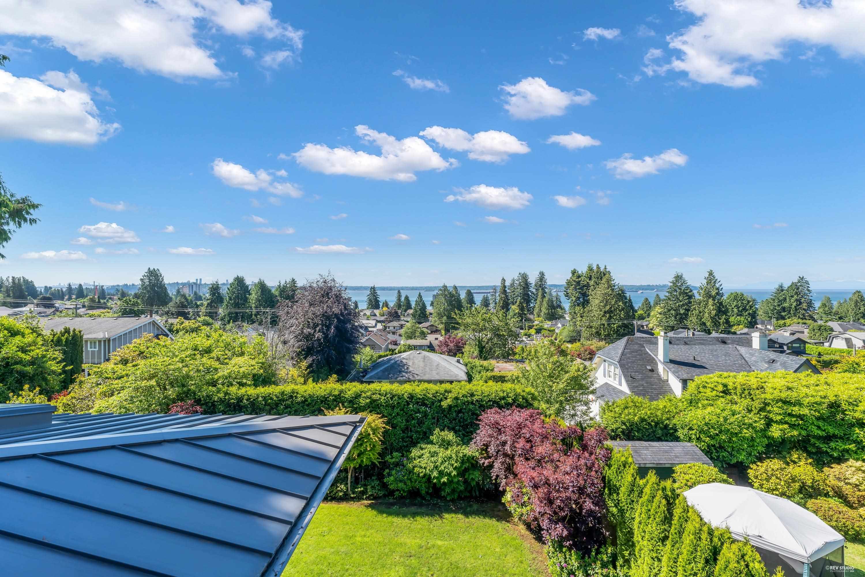 Listing image of 2384 NELSON AVENUE