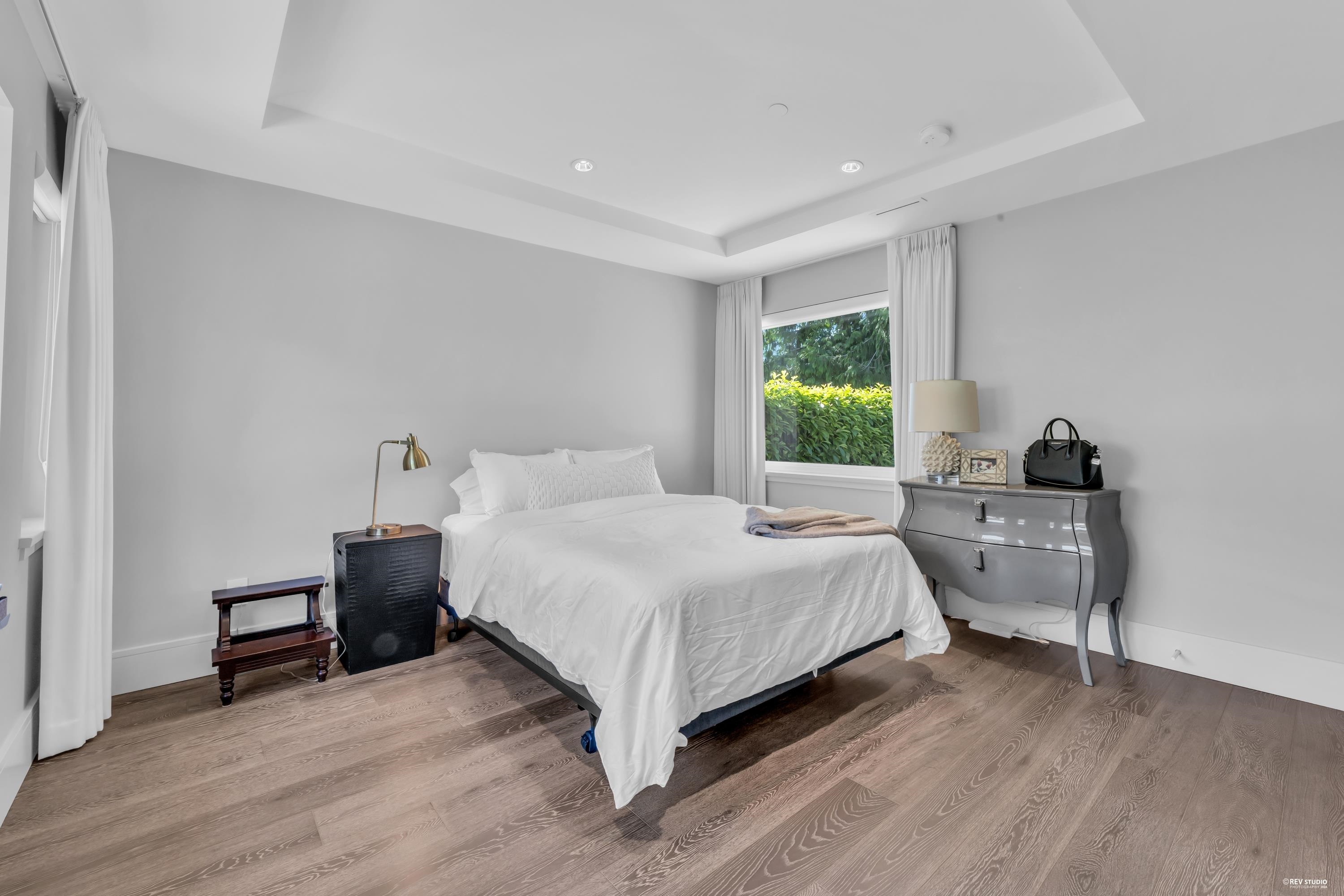 Listing image of 2384 NELSON AVENUE