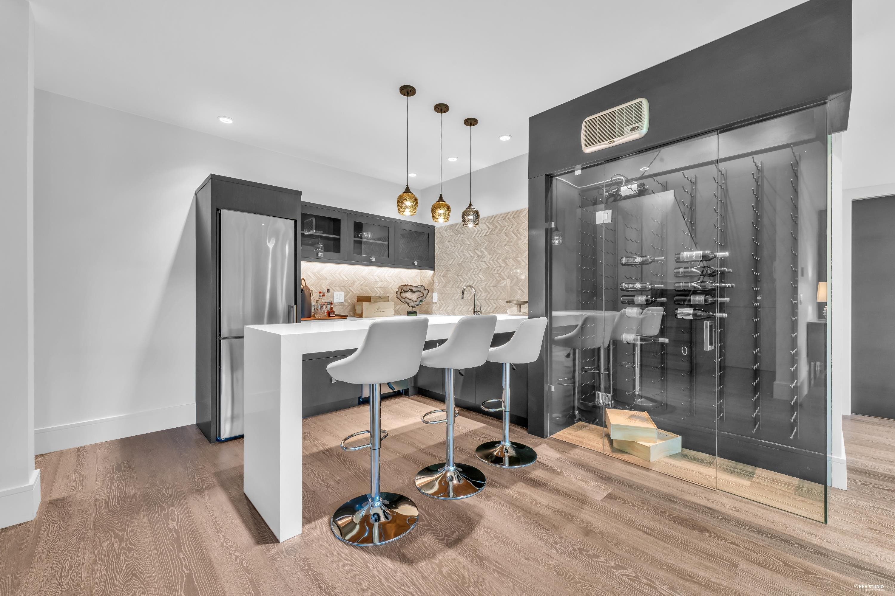 Listing image of 2384 NELSON AVENUE