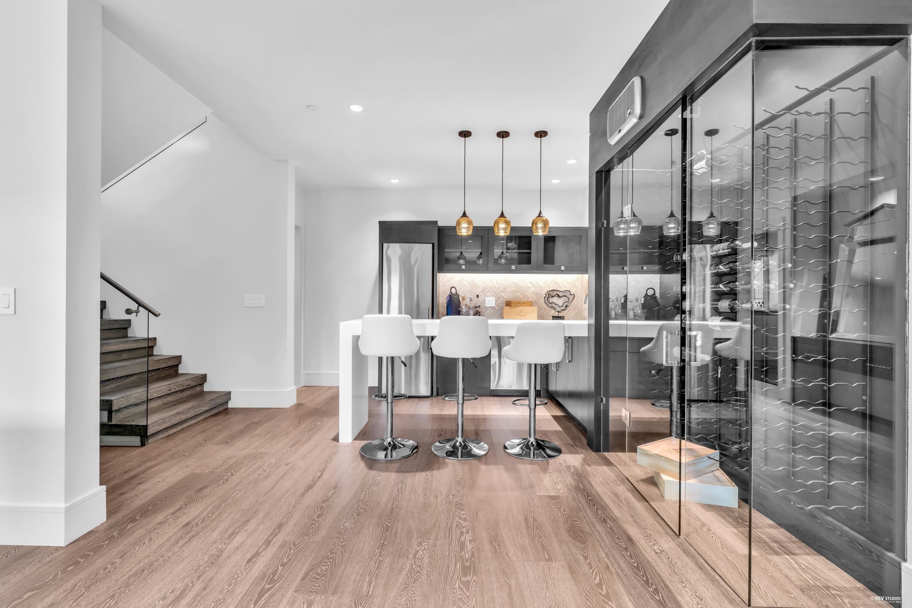 Listing image of 2384 NELSON AVENUE