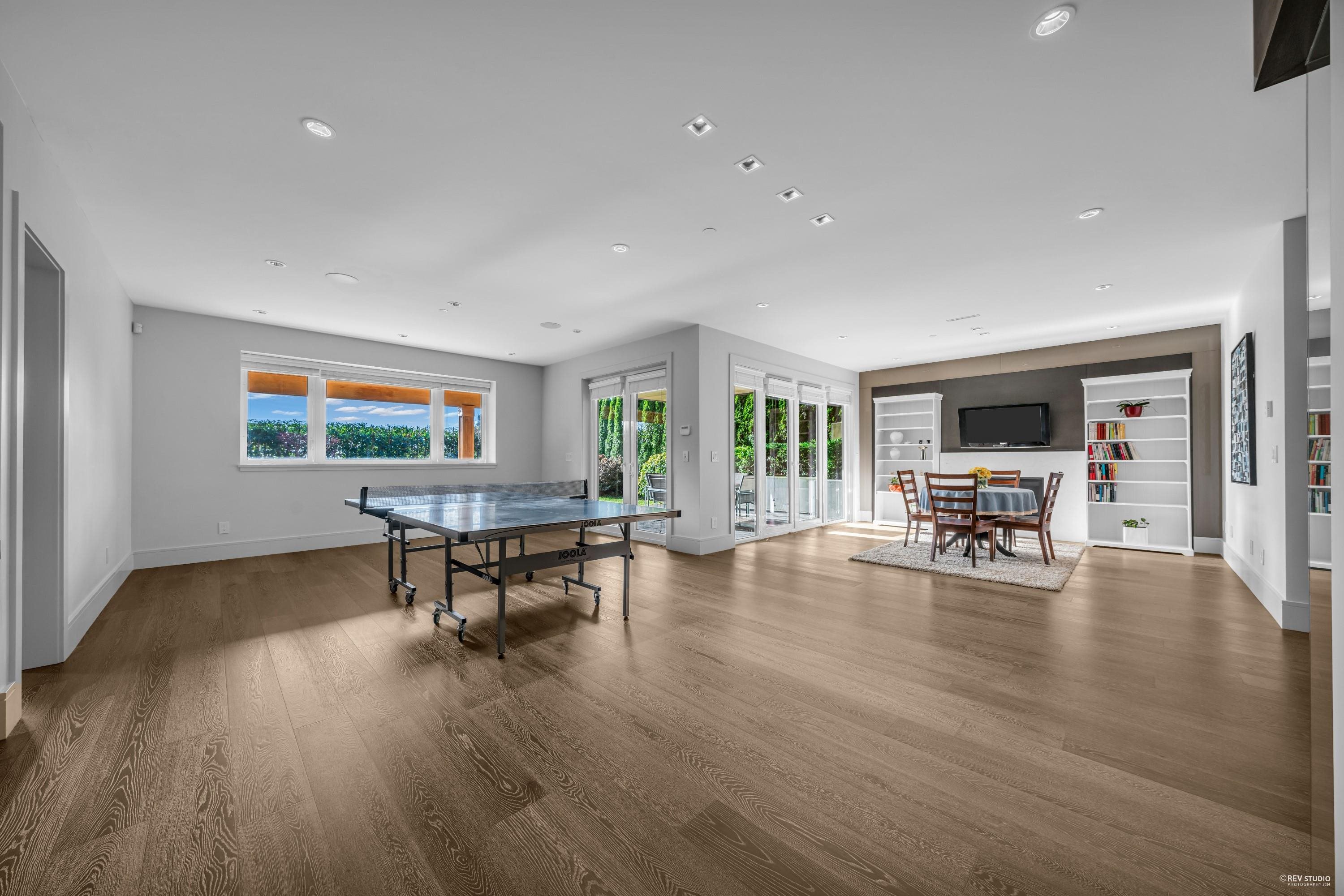Listing image of 2384 NELSON AVENUE