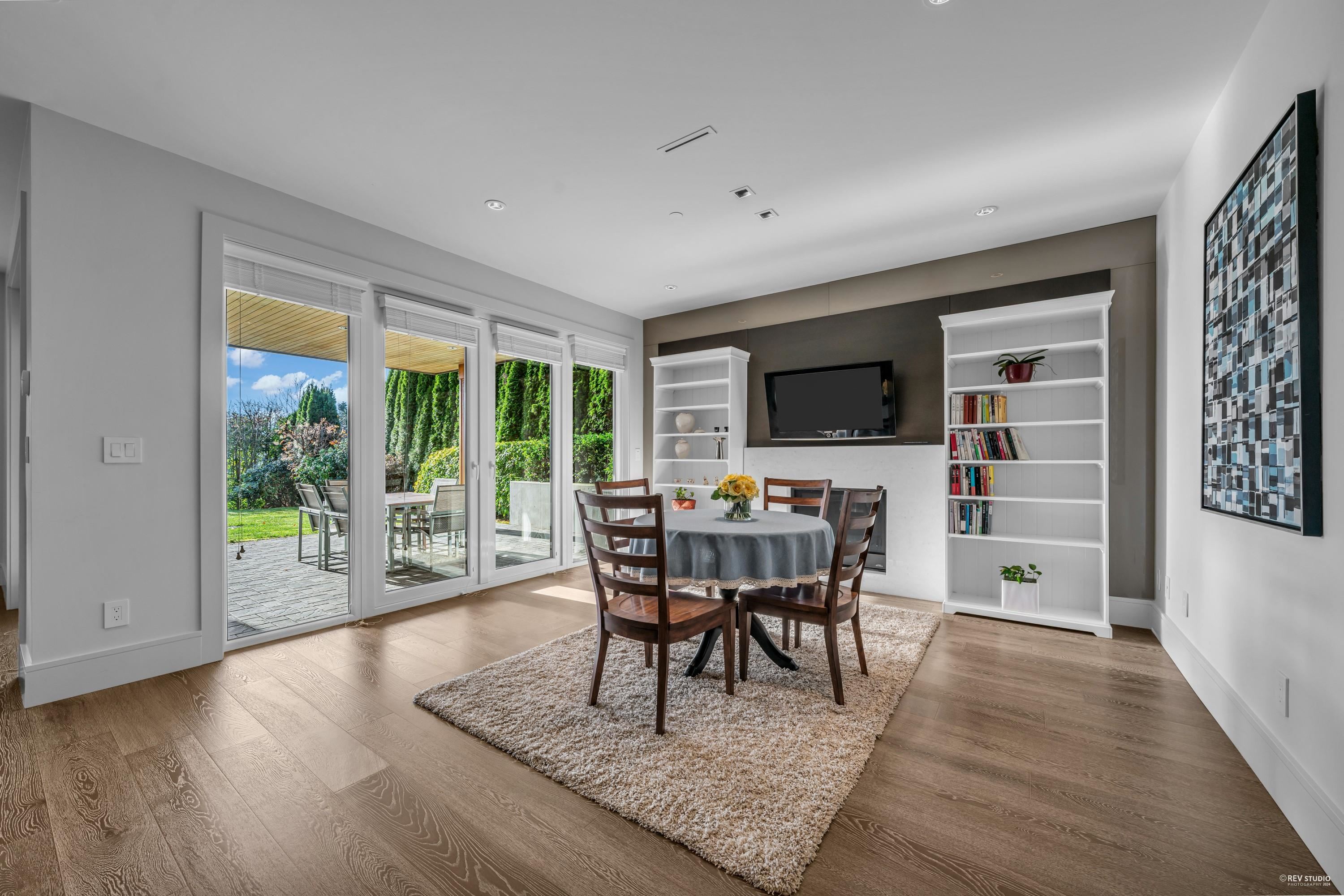 Listing image of 2384 NELSON AVENUE