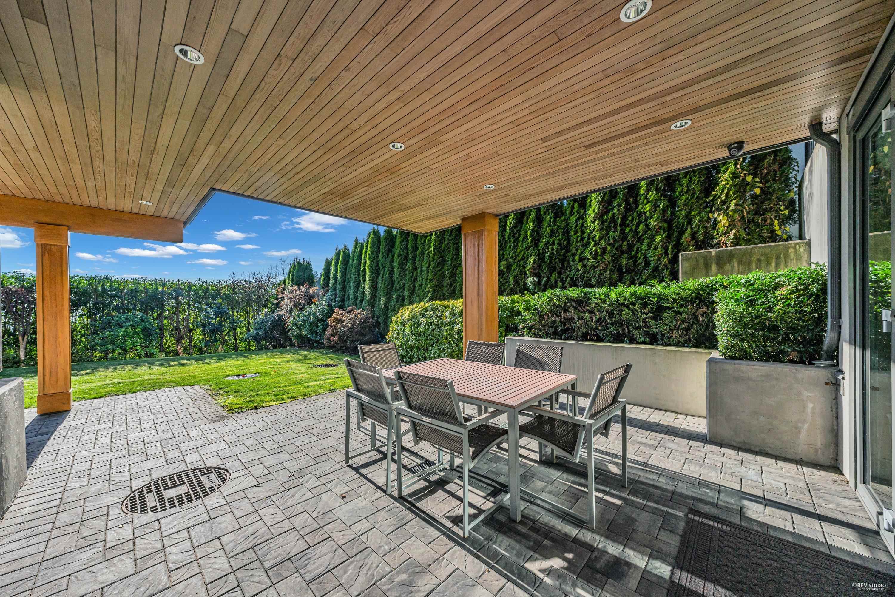 Listing image of 2384 NELSON AVENUE