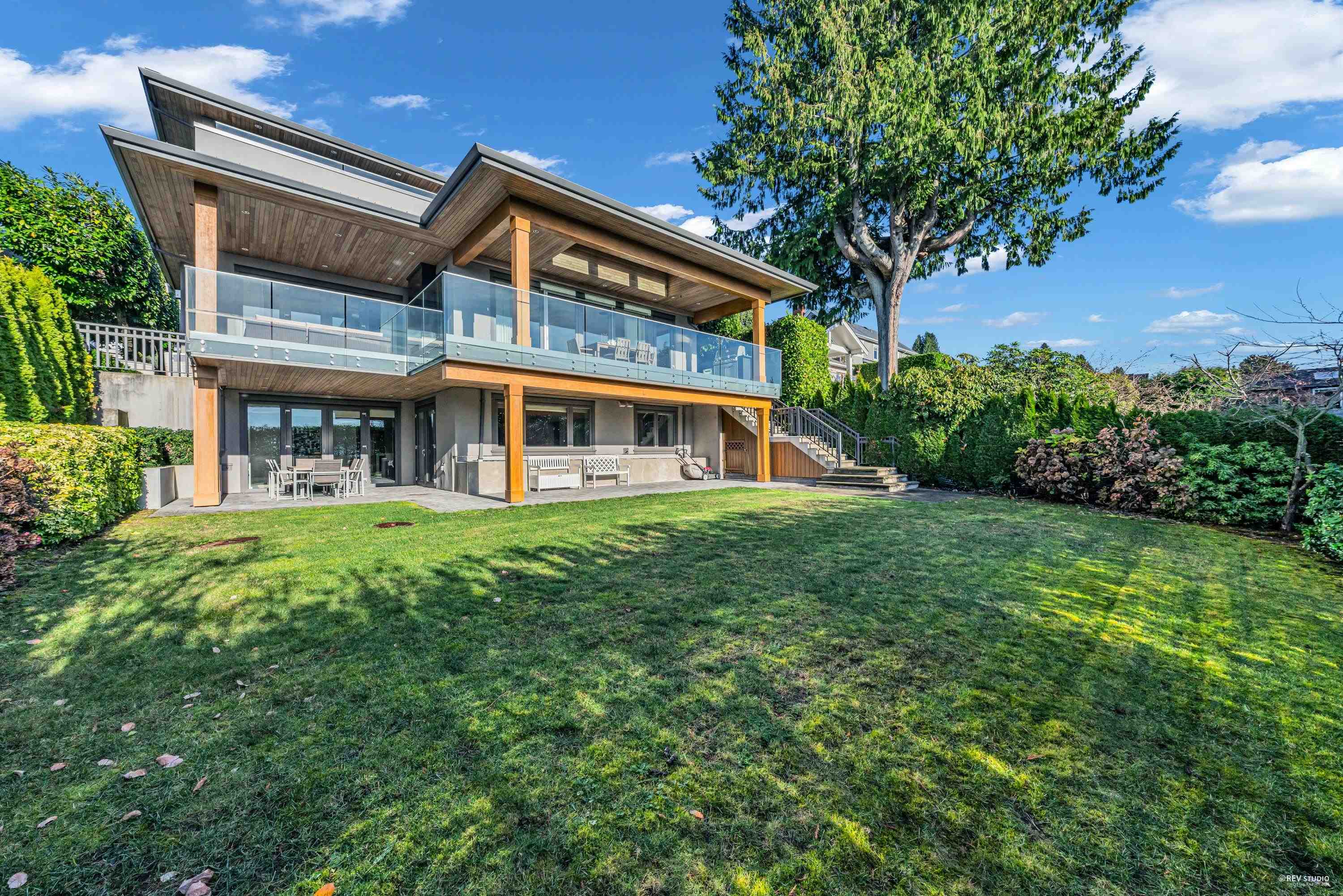 Listing image of 2384 NELSON AVENUE