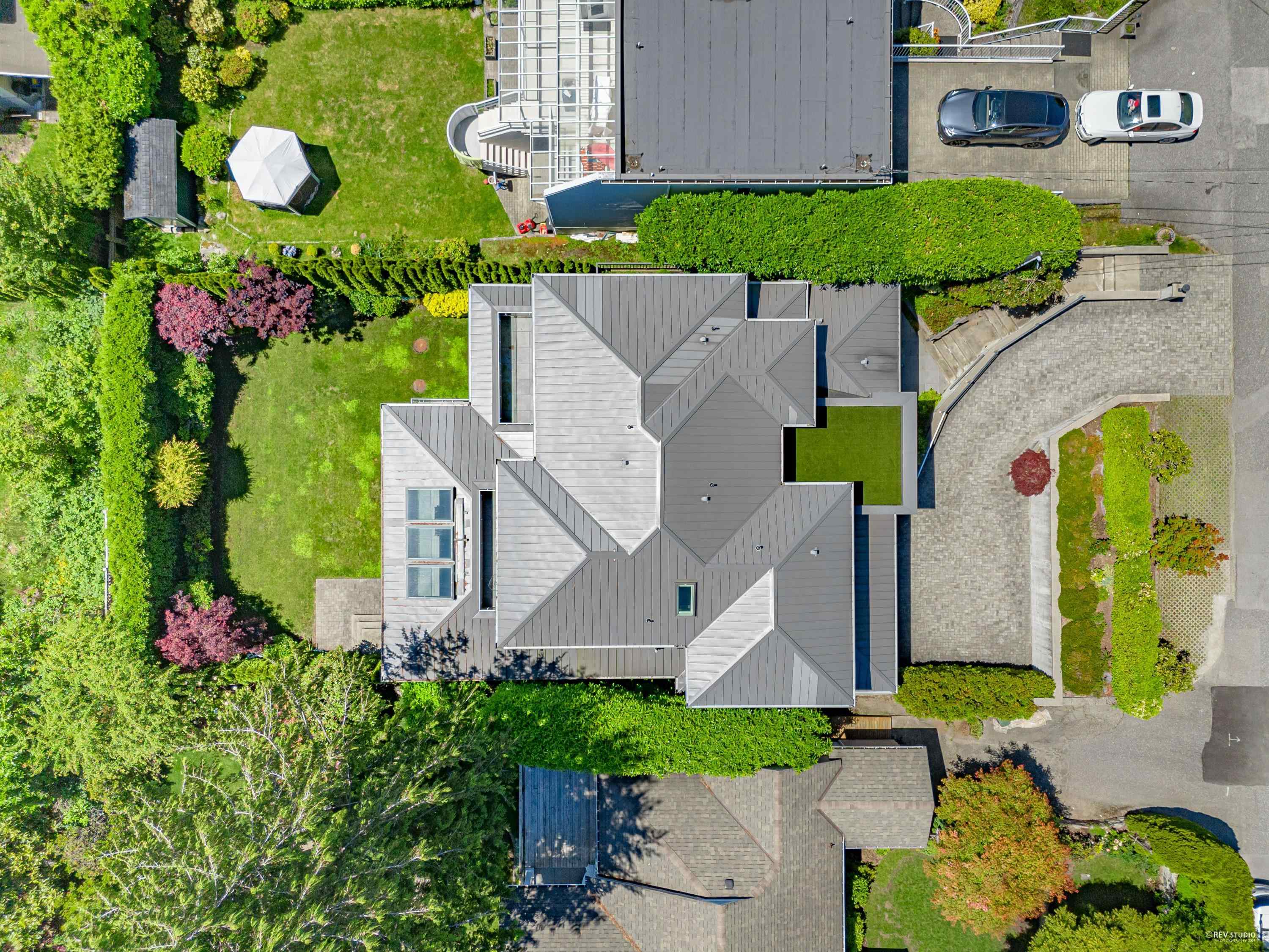 Listing image of 2384 NELSON AVENUE