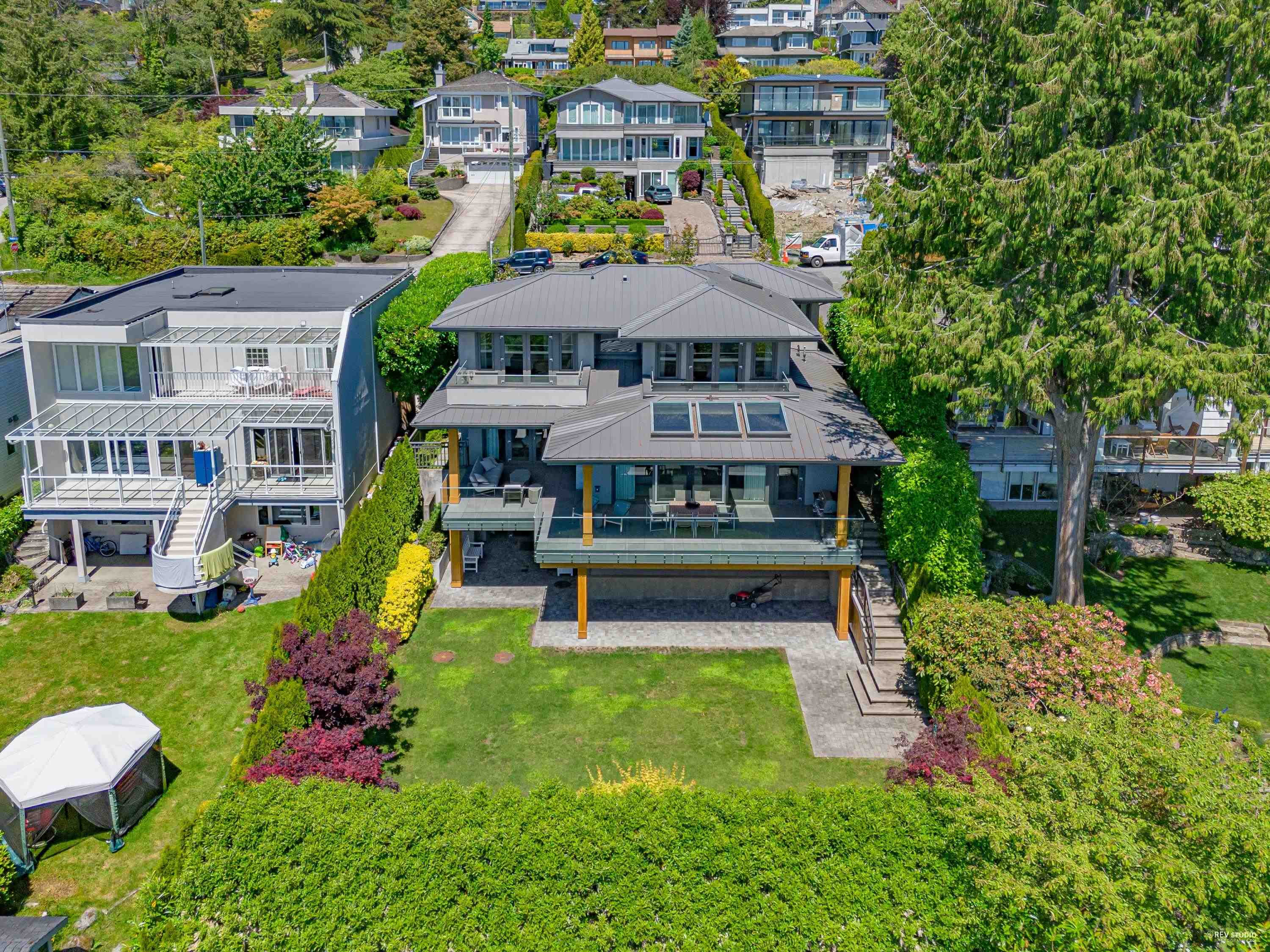Listing image of 2384 NELSON AVENUE
