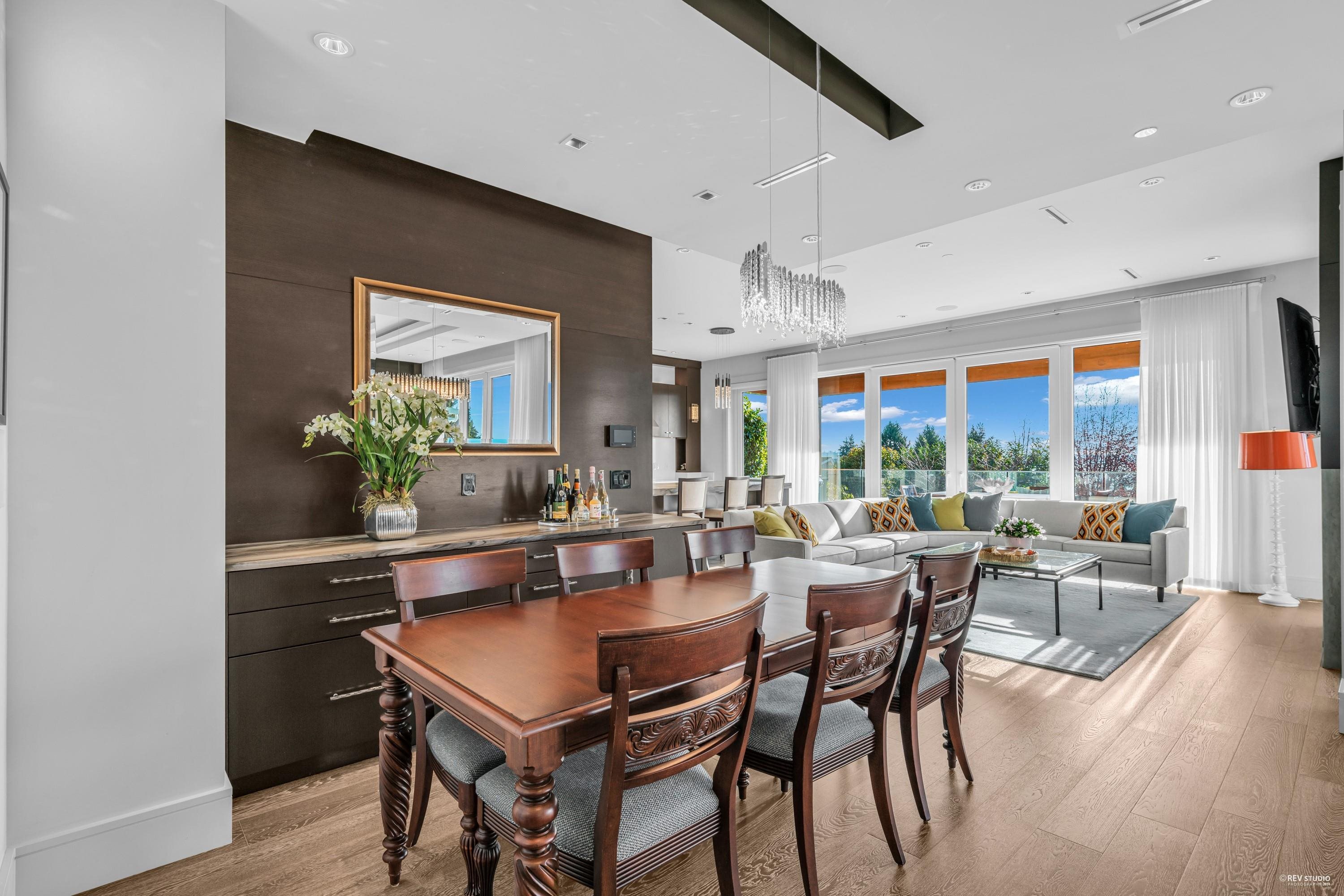 Listing image of 2384 NELSON AVENUE