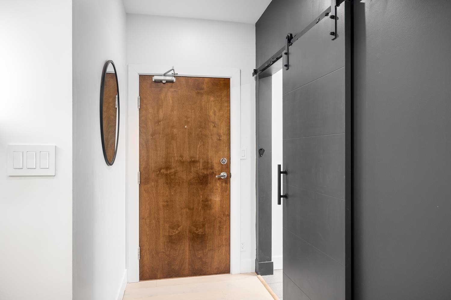 Listing image of 301 168 E ESPLANADE