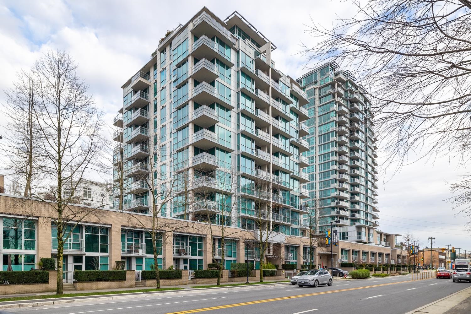 Listing image of 301 168 E ESPLANADE
