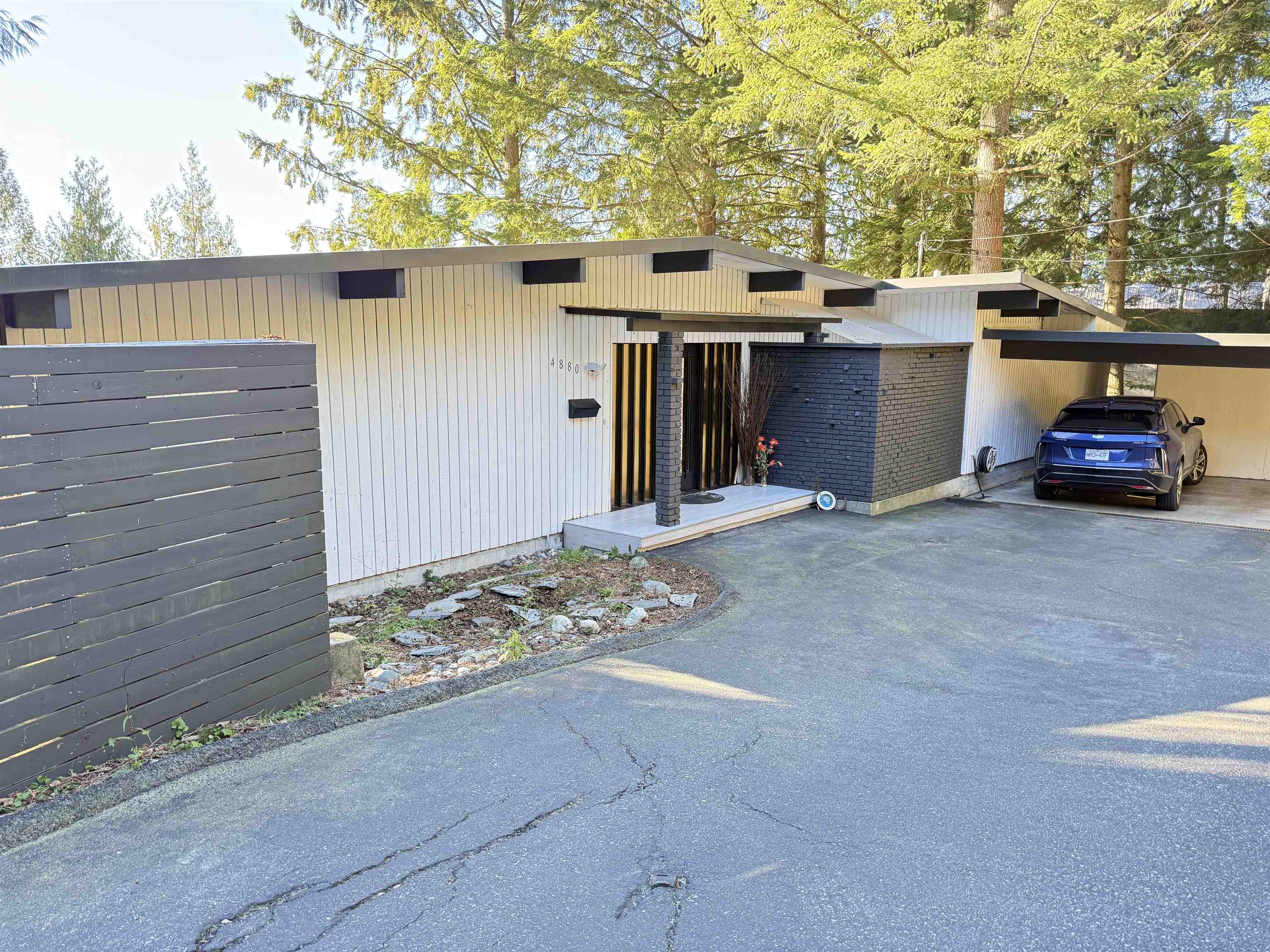 Listing image of 4880 SKYLINE DRIVE