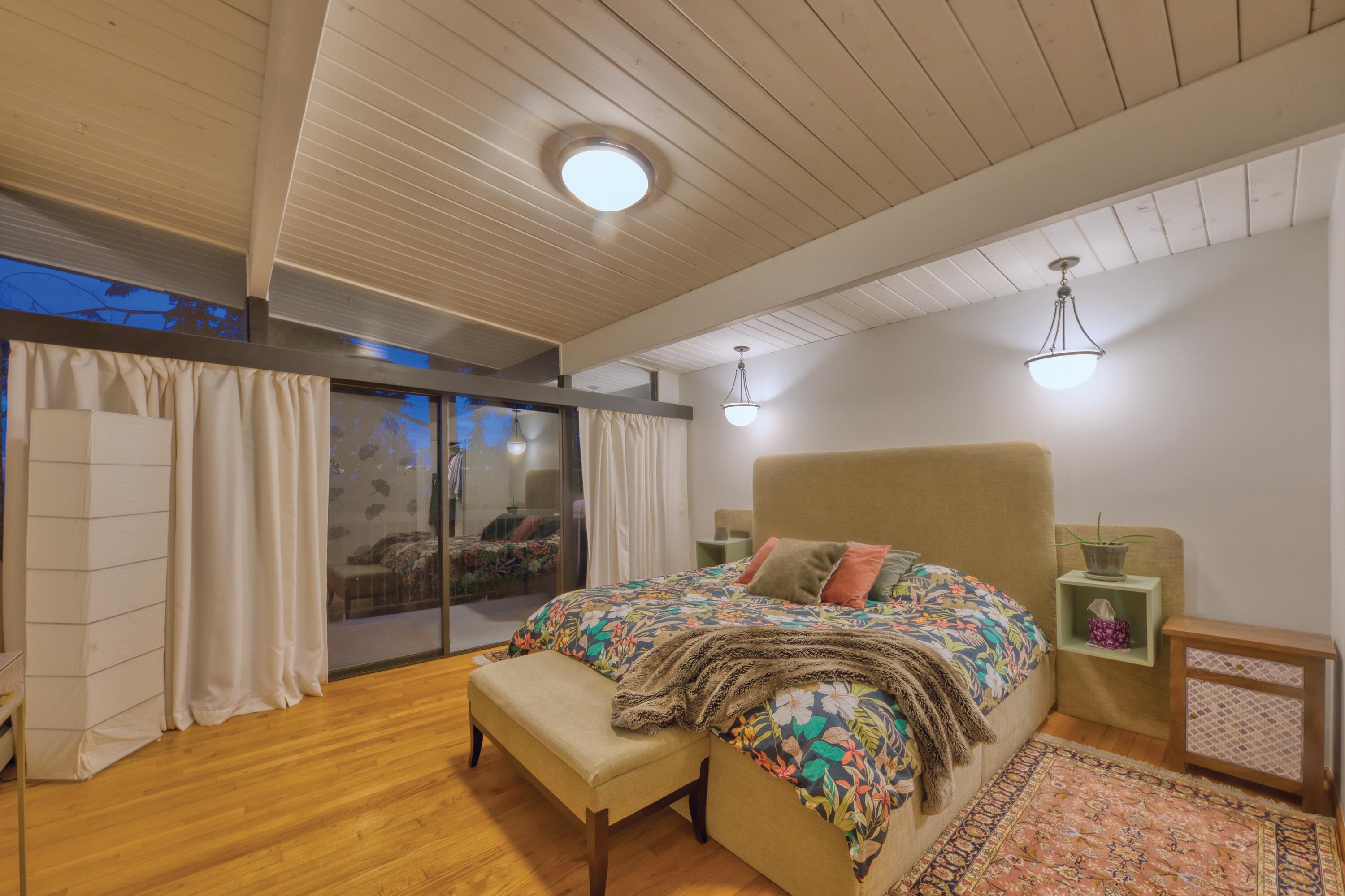 Listing image of 4880 SKYLINE DRIVE