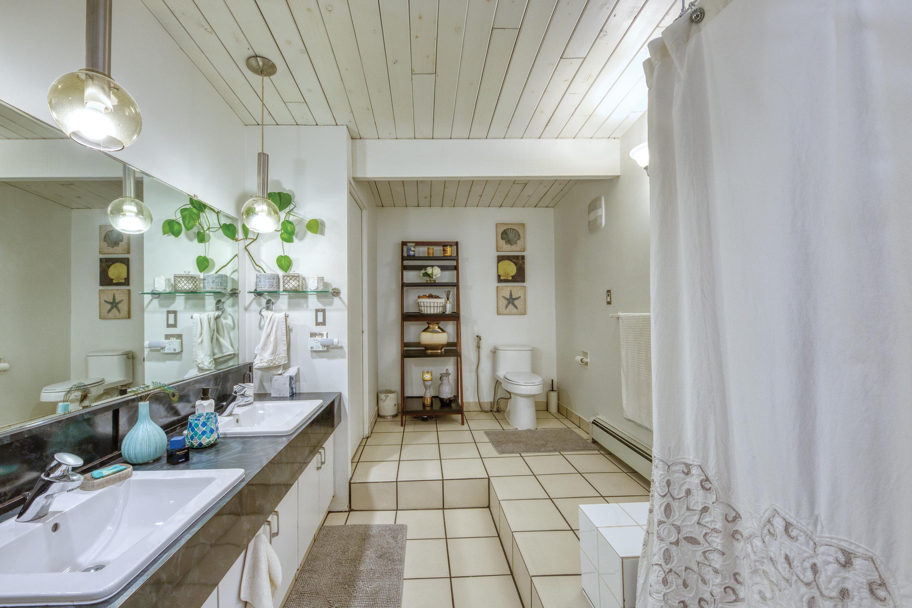 Listing image of 4880 SKYLINE DRIVE