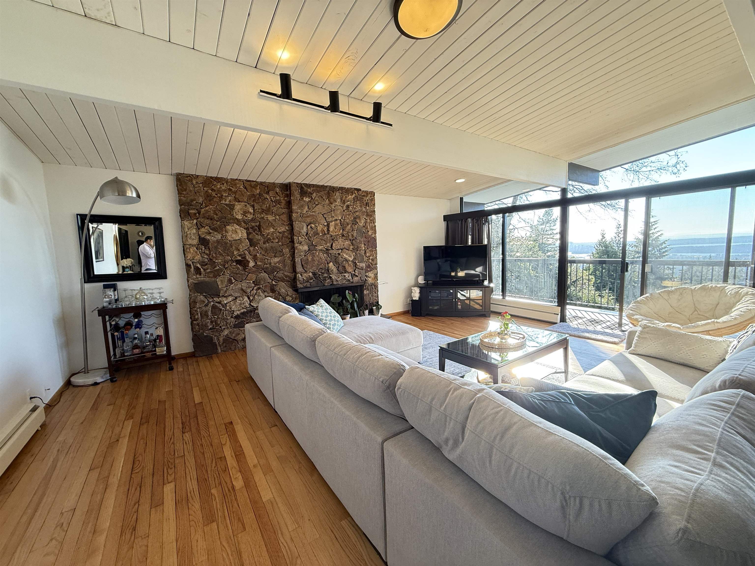 Listing image of 4880 SKYLINE DRIVE