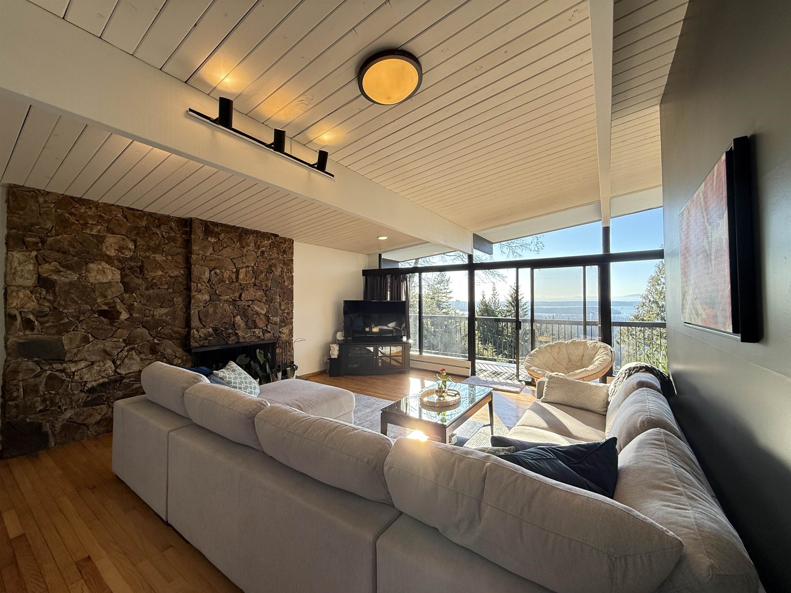 Listing image of 4880 SKYLINE DRIVE