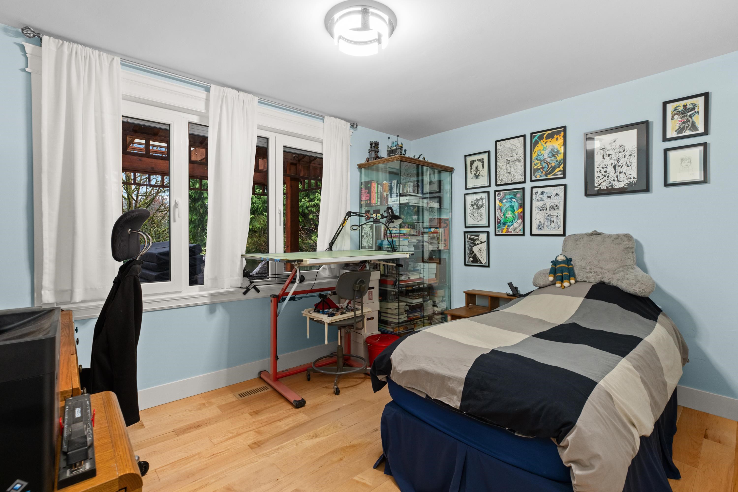 Listing image of 1162 CHARTWELL CRESCENT