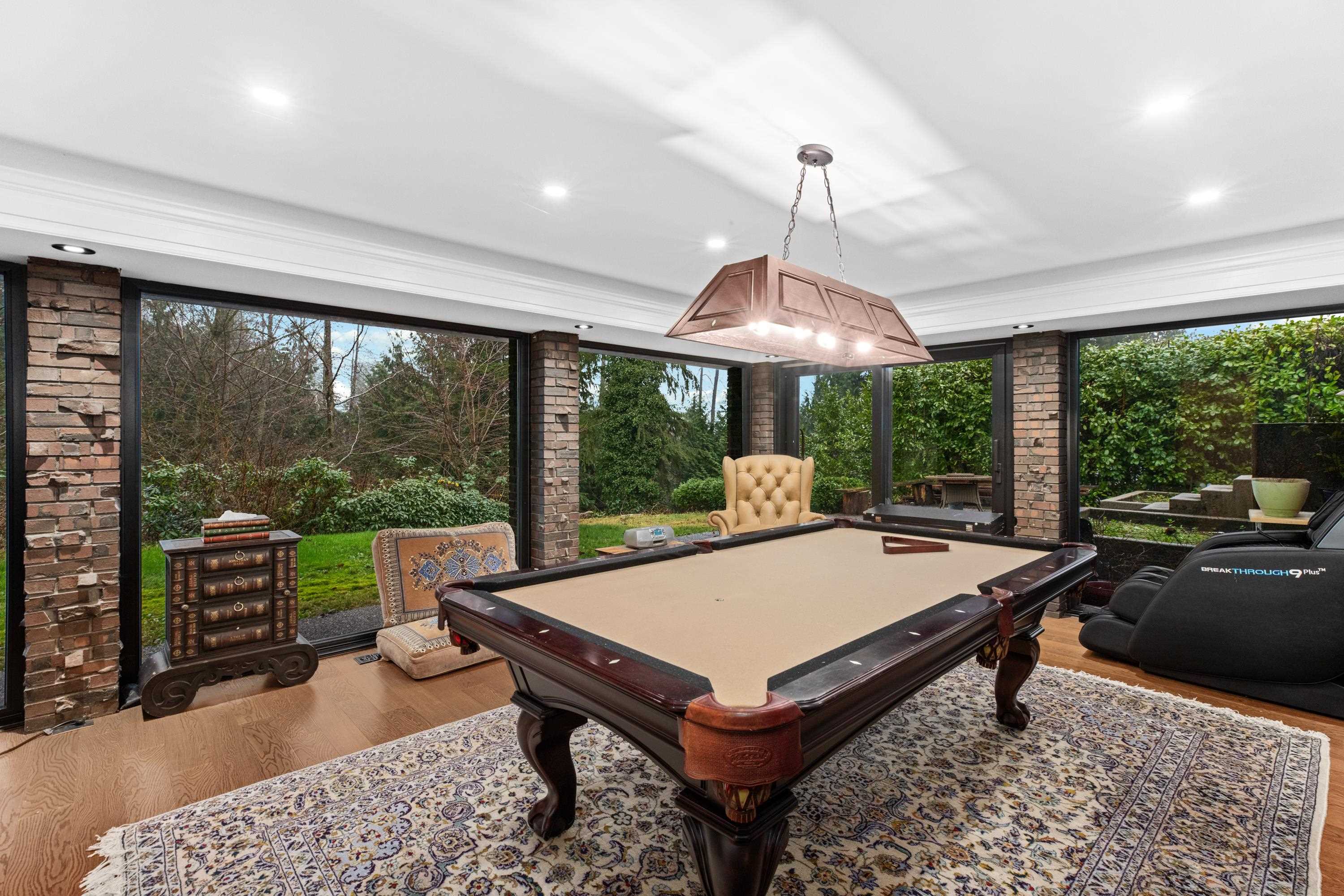 Listing image of 1162 CHARTWELL CRESCENT