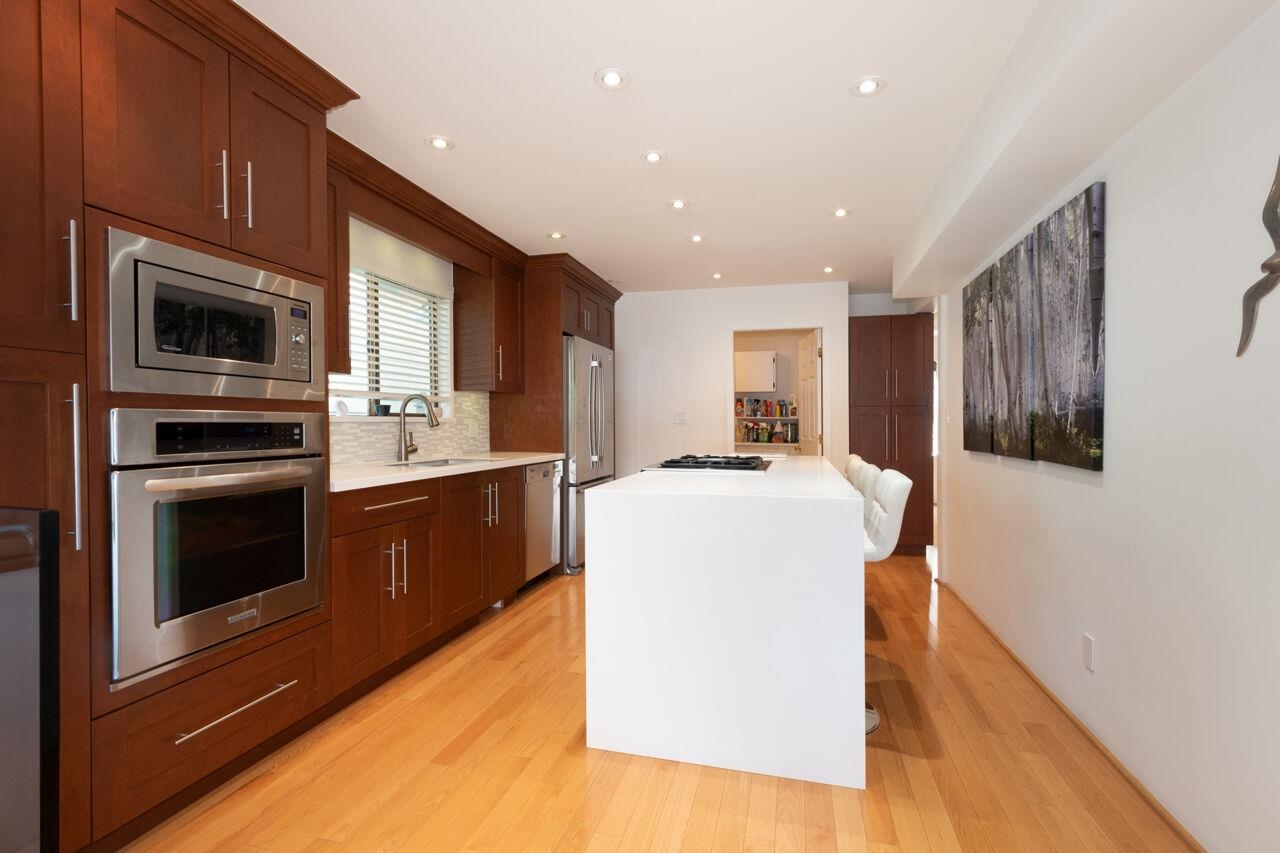 Listing image of 2564 PANORAMA DRIVE