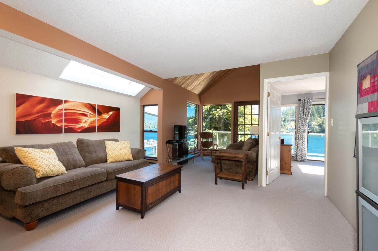 Listing image of 2564 PANORAMA DRIVE
