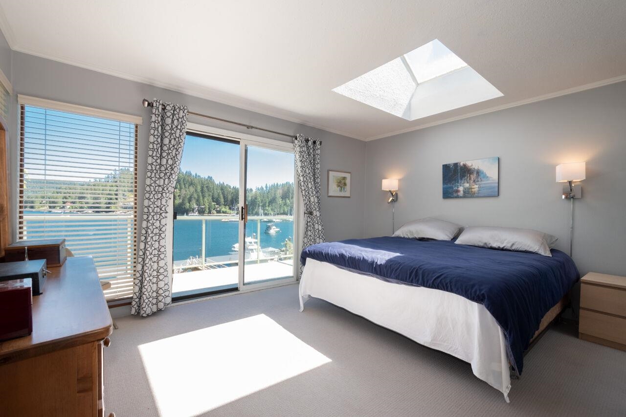 Listing image of 2564 PANORAMA DRIVE
