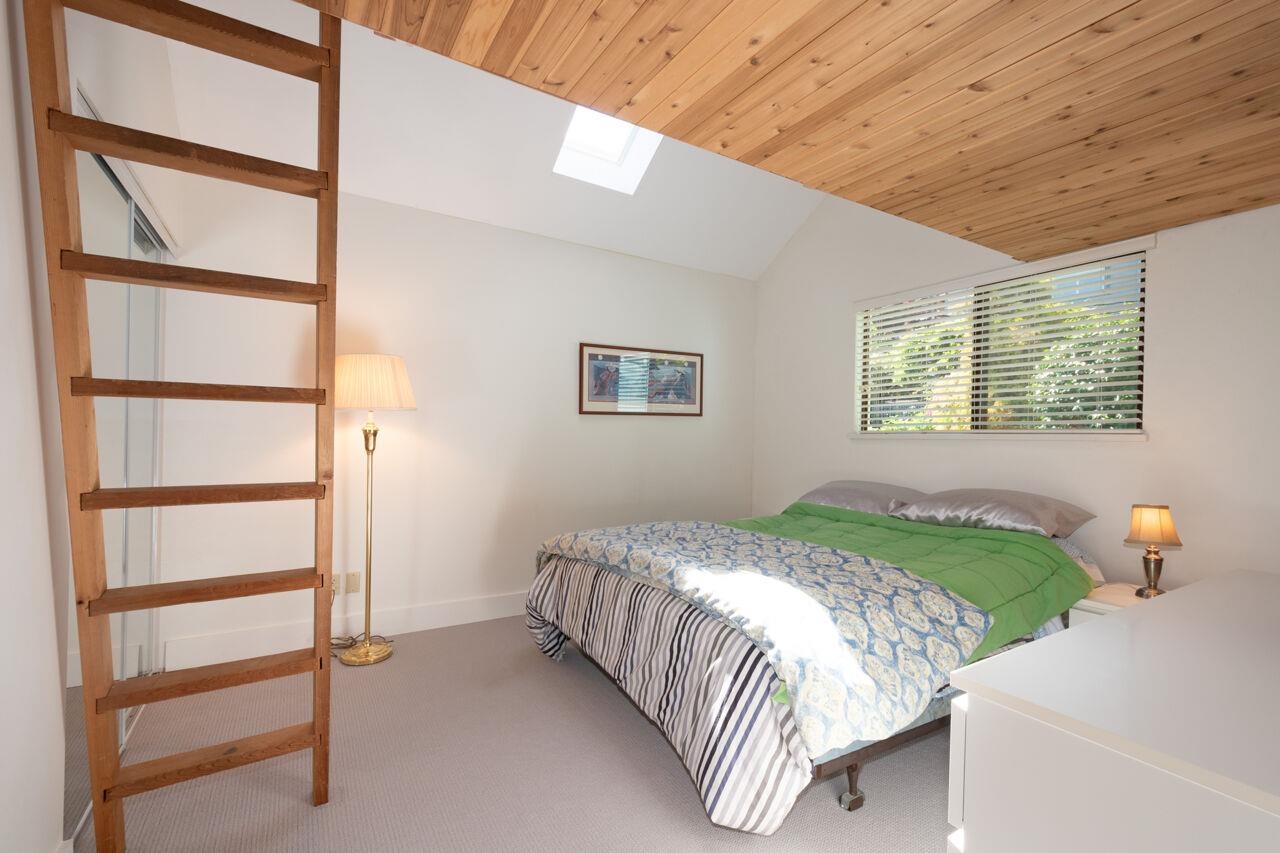 Listing image of 2564 PANORAMA DRIVE