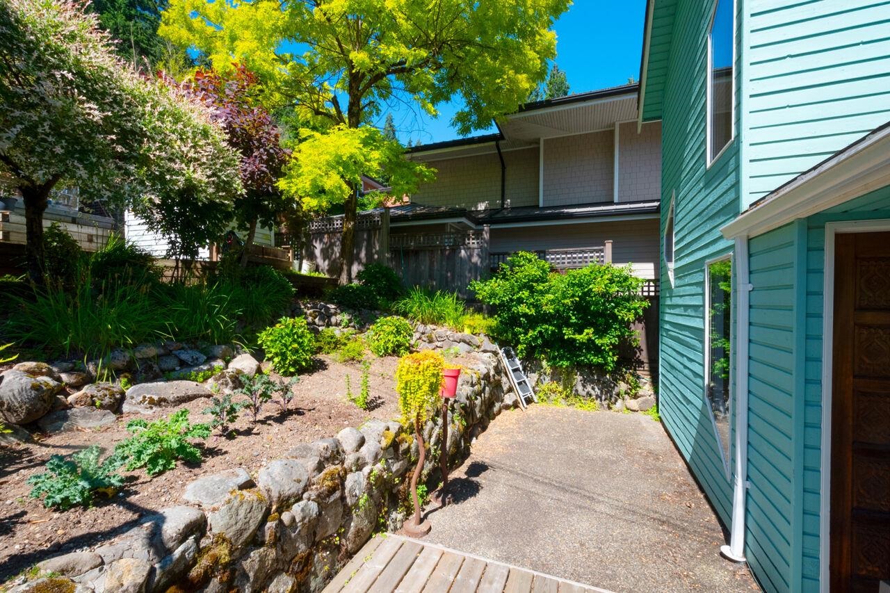 Listing image of 2564 PANORAMA DRIVE