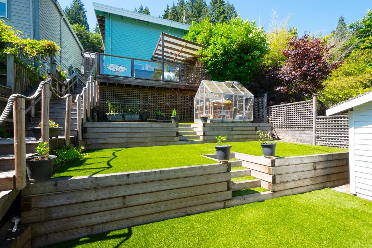 Listing image of 2564 PANORAMA DRIVE