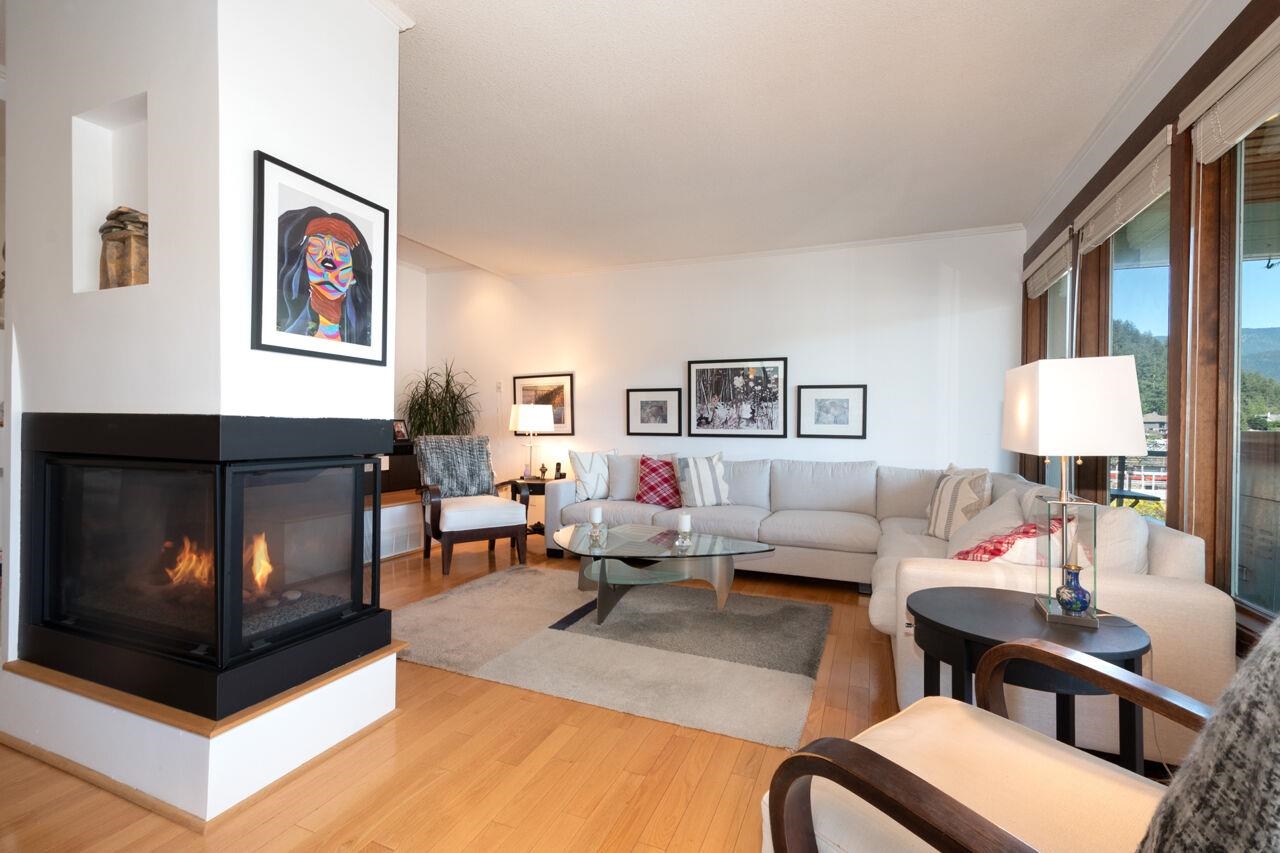 Listing image of 2564 PANORAMA DRIVE