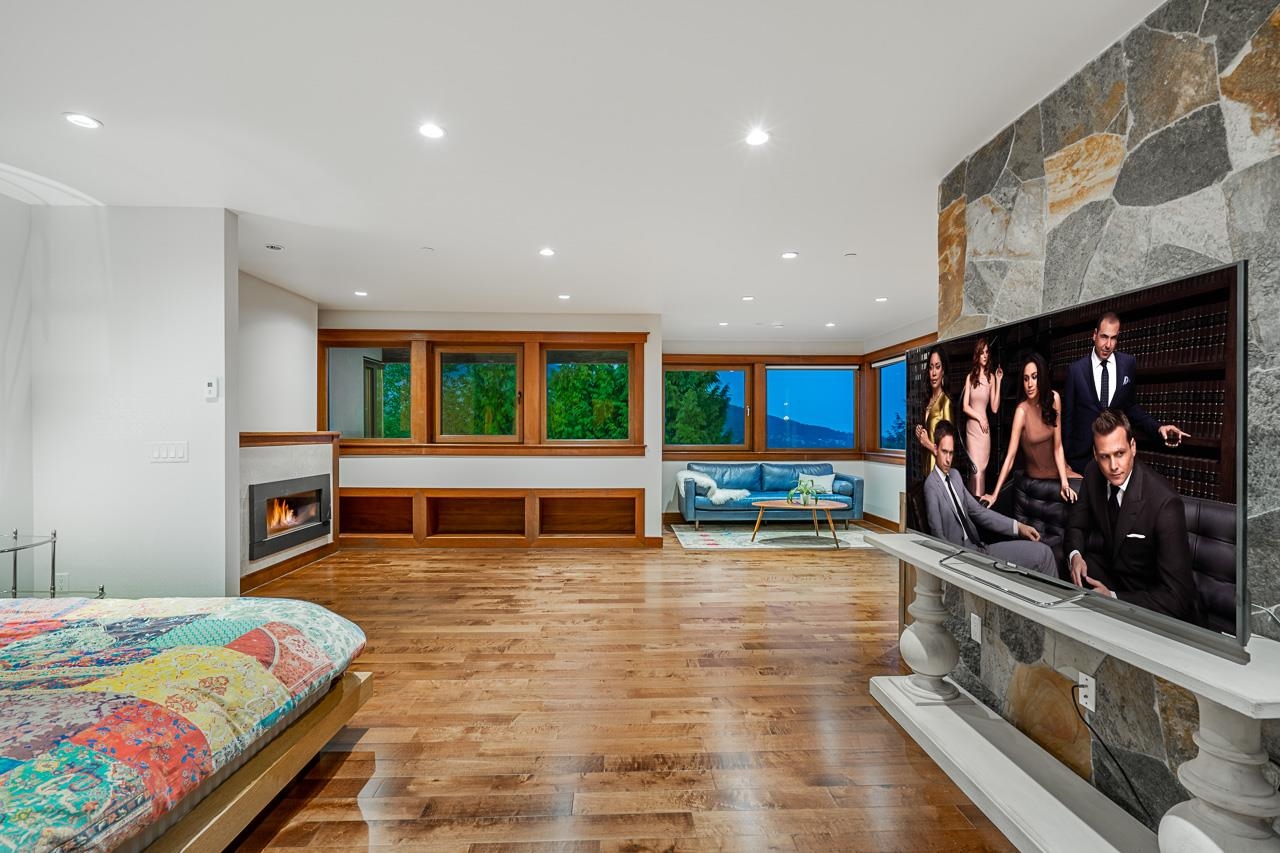 Listing image of 561 BALLANTREE ROAD