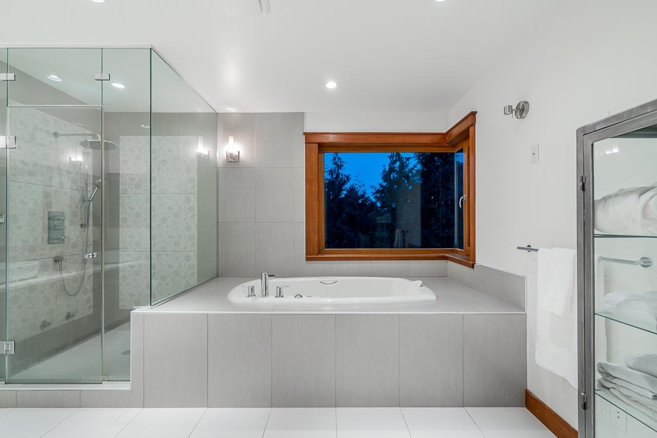 Listing image of 561 BALLANTREE ROAD