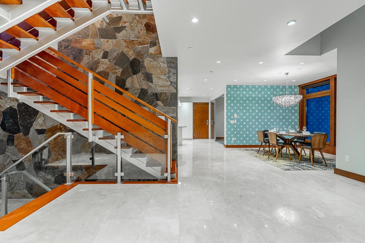 Listing image of 561 BALLANTREE ROAD