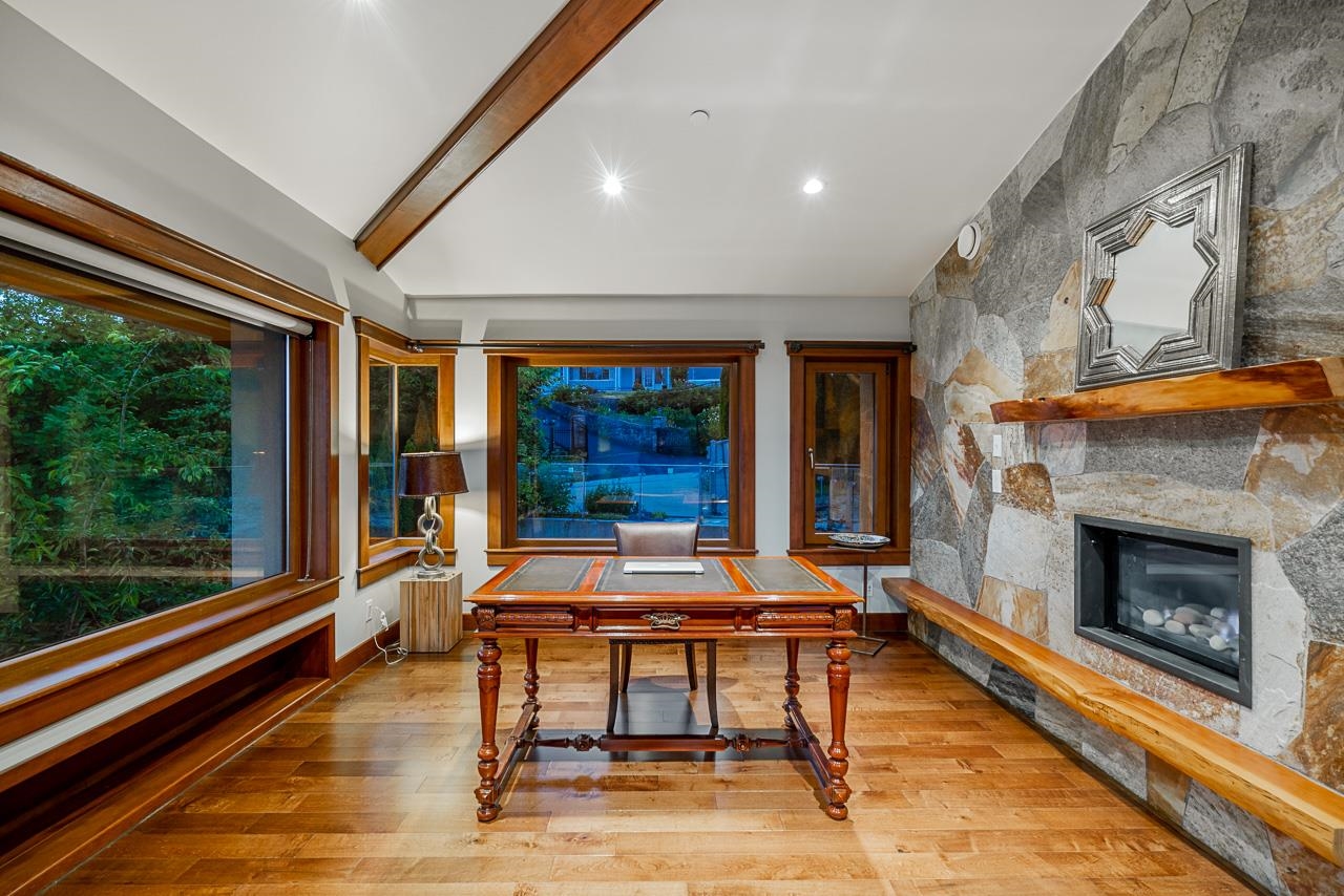 Listing image of 561 BALLANTREE ROAD