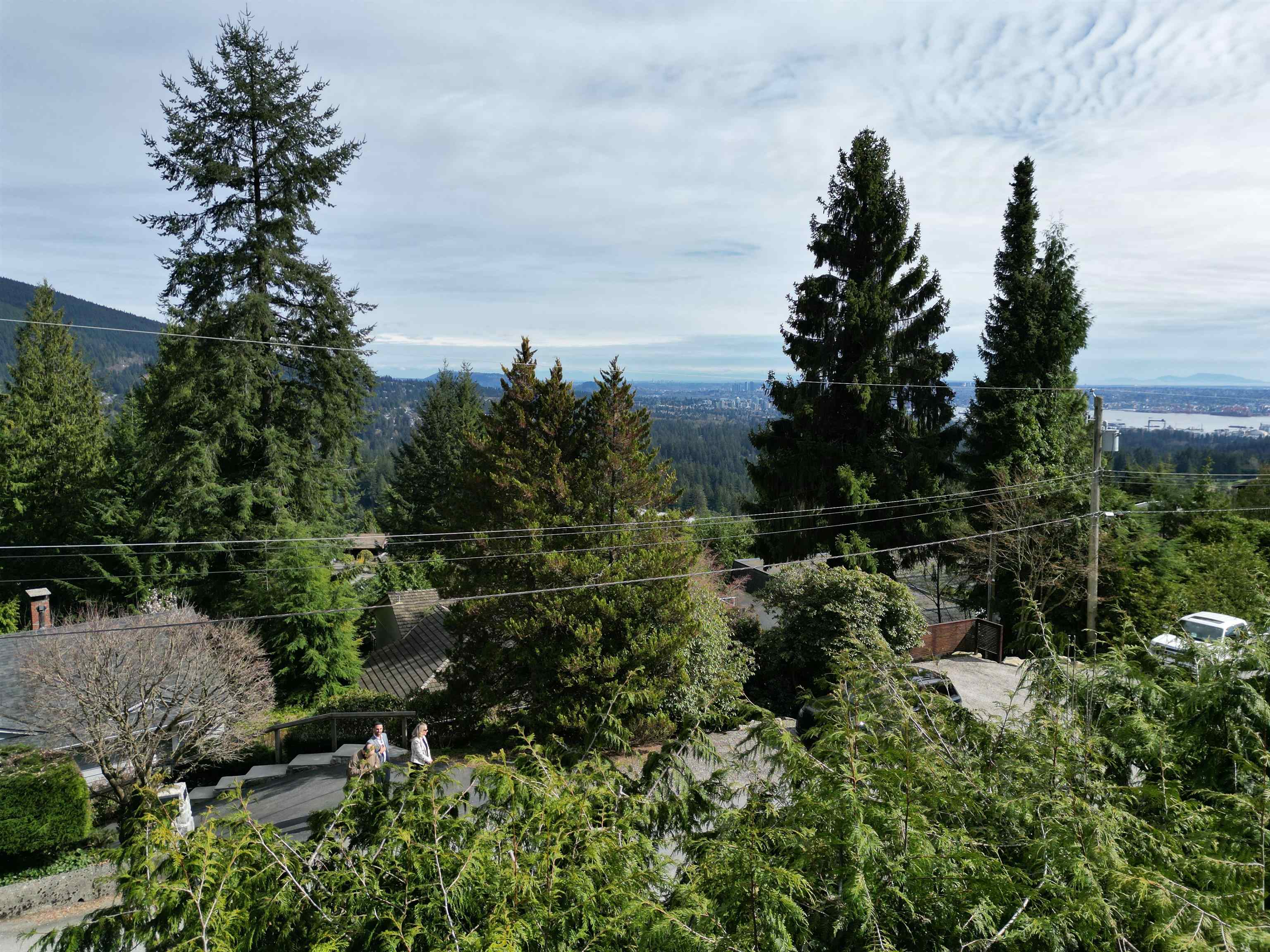 Listing image of 478 CRAIGMOHR DRIVE