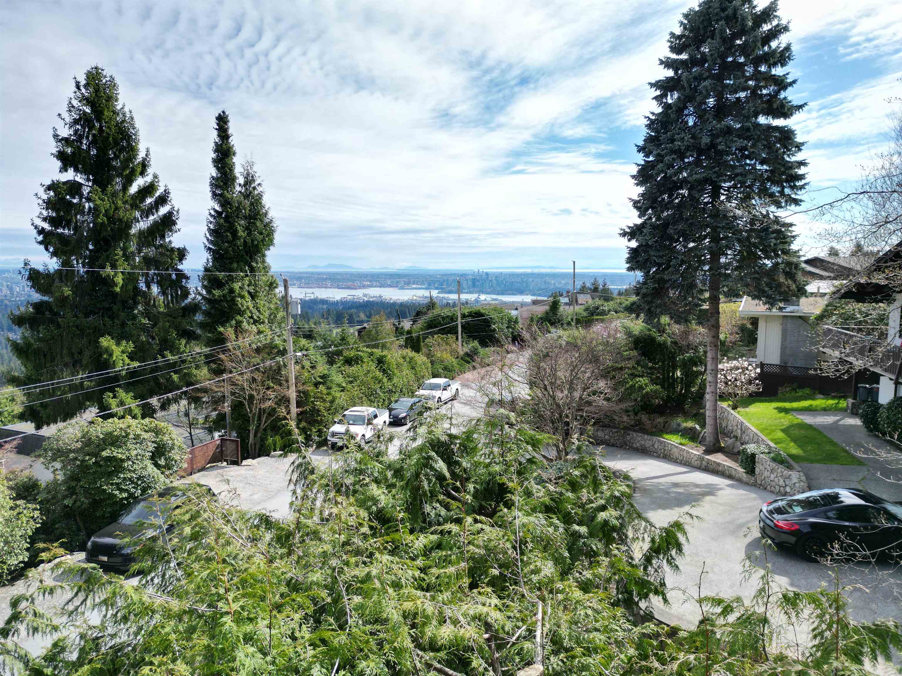Listing image of 478 CRAIGMOHR DRIVE