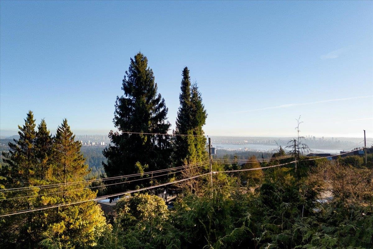 Listing image of 478 CRAIGMOHR DRIVE
