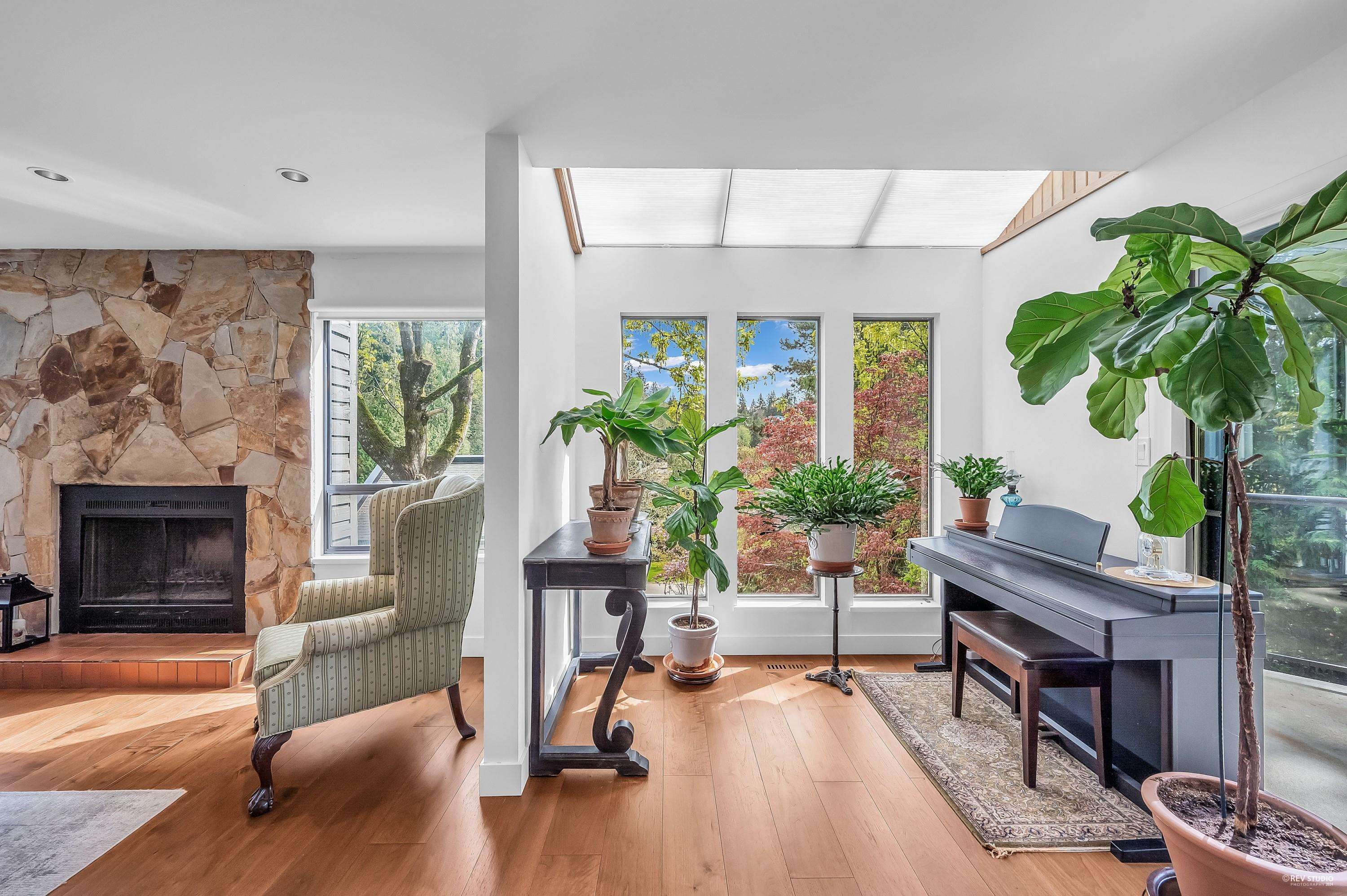 Listing image of 5312 MARINE DRIVE