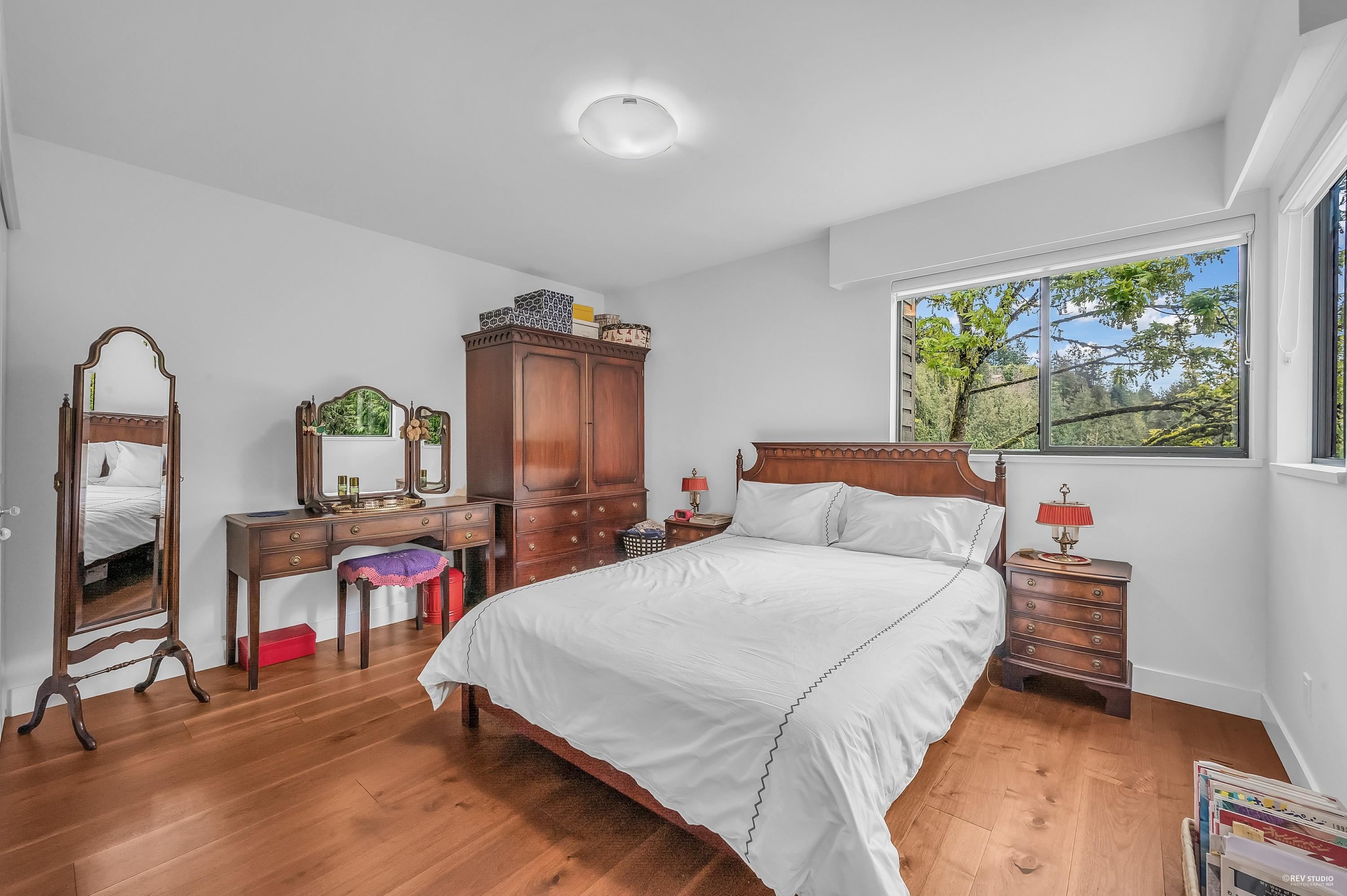 Listing image of 5312 MARINE DRIVE