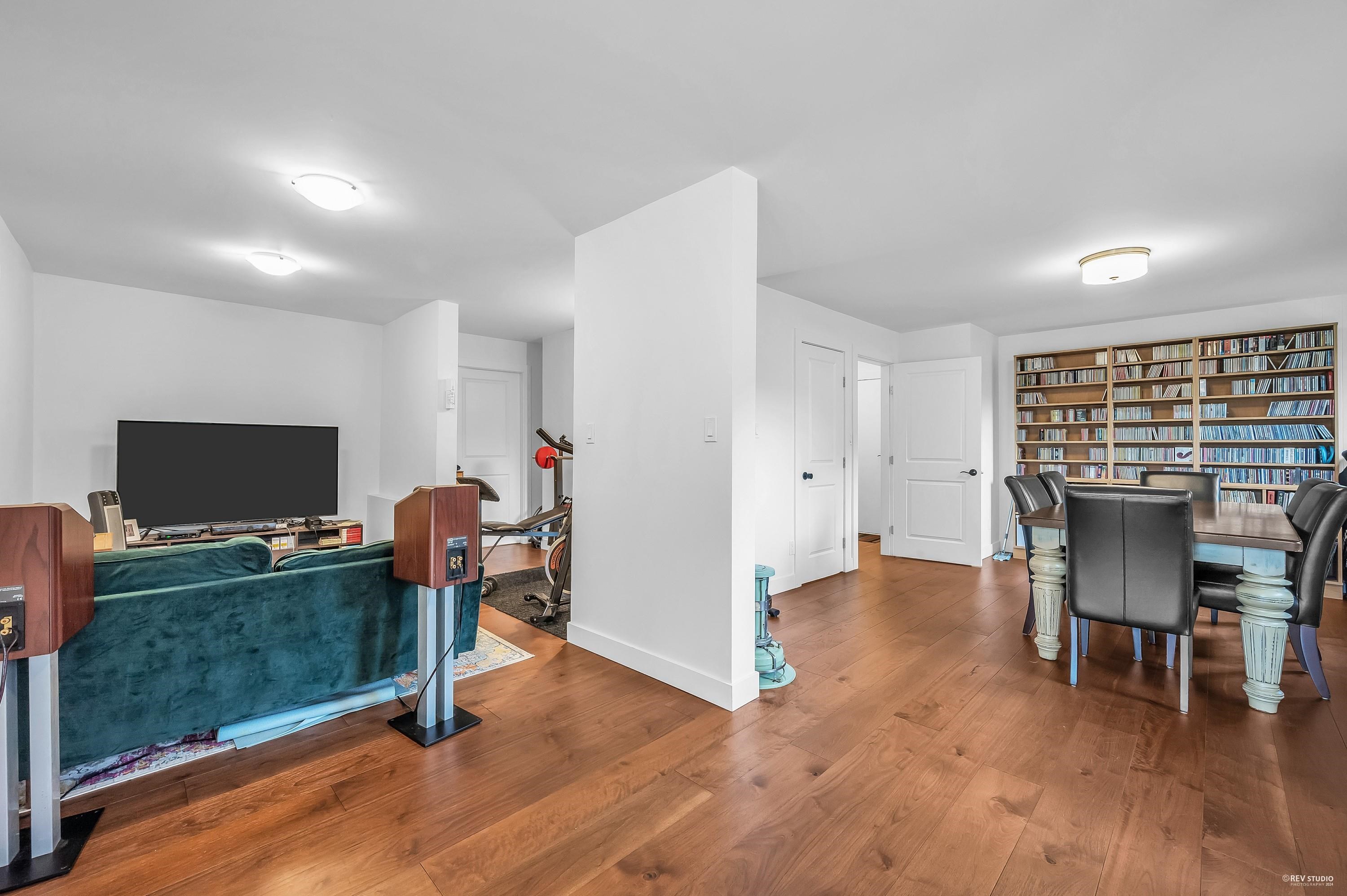 Listing image of 5312 MARINE DRIVE