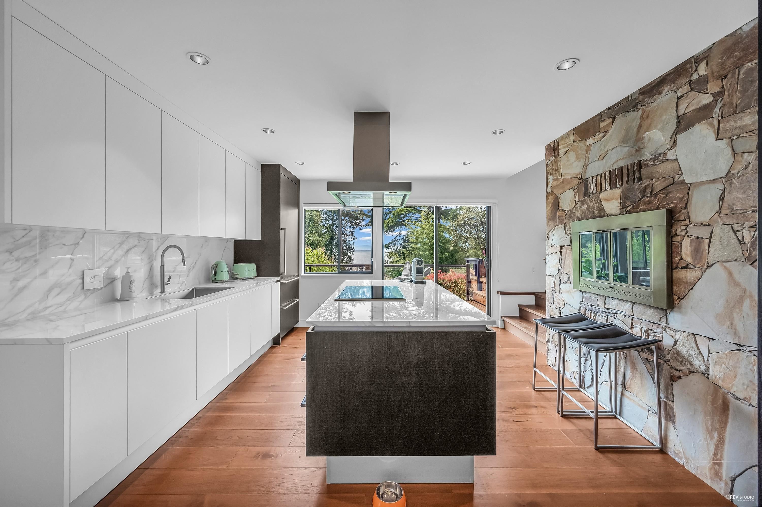 Listing image of 5312 MARINE DRIVE
