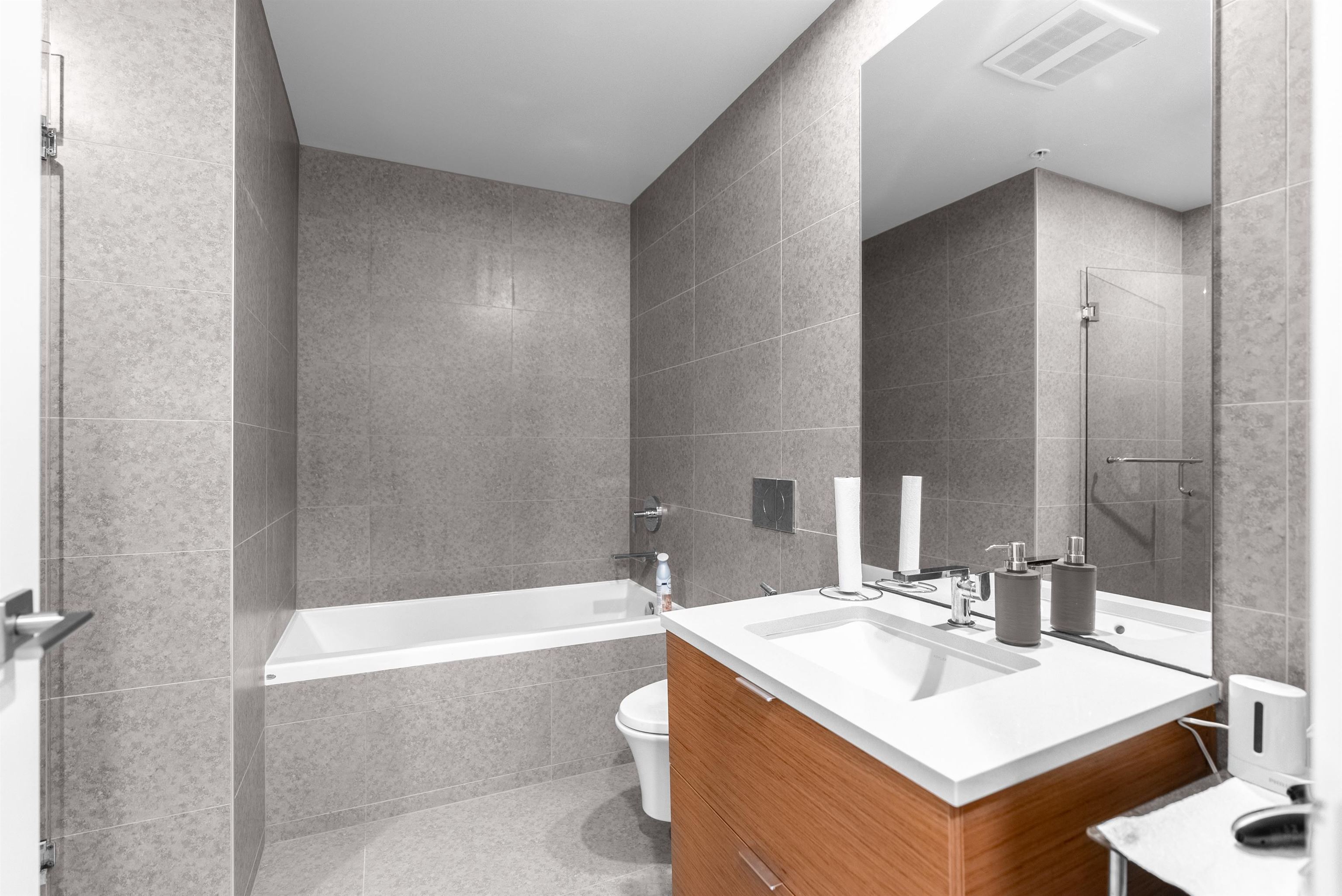 Listing image of 309 6707 NELSON AVENUE