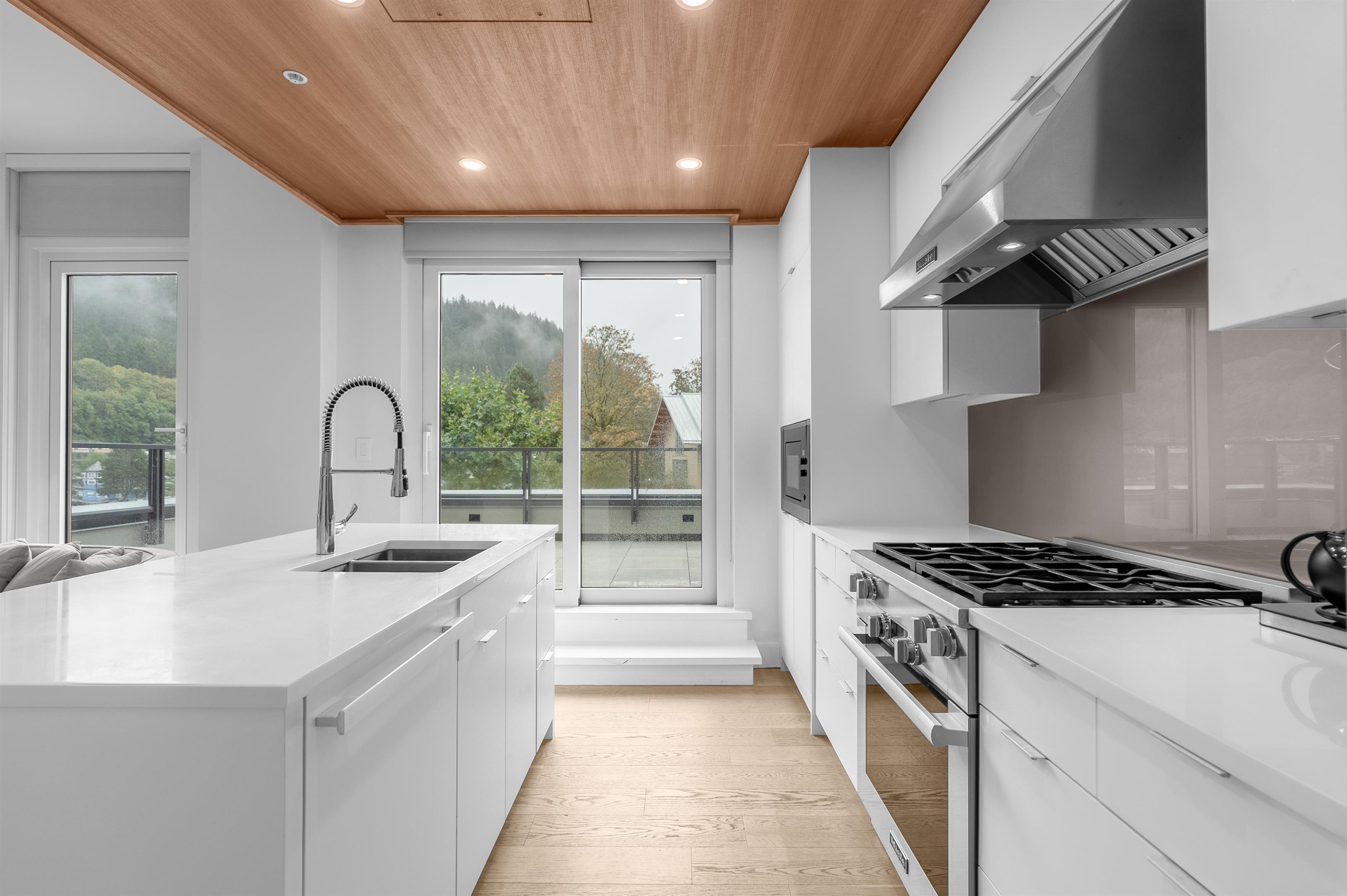 Listing image of 309 6707 NELSON AVENUE