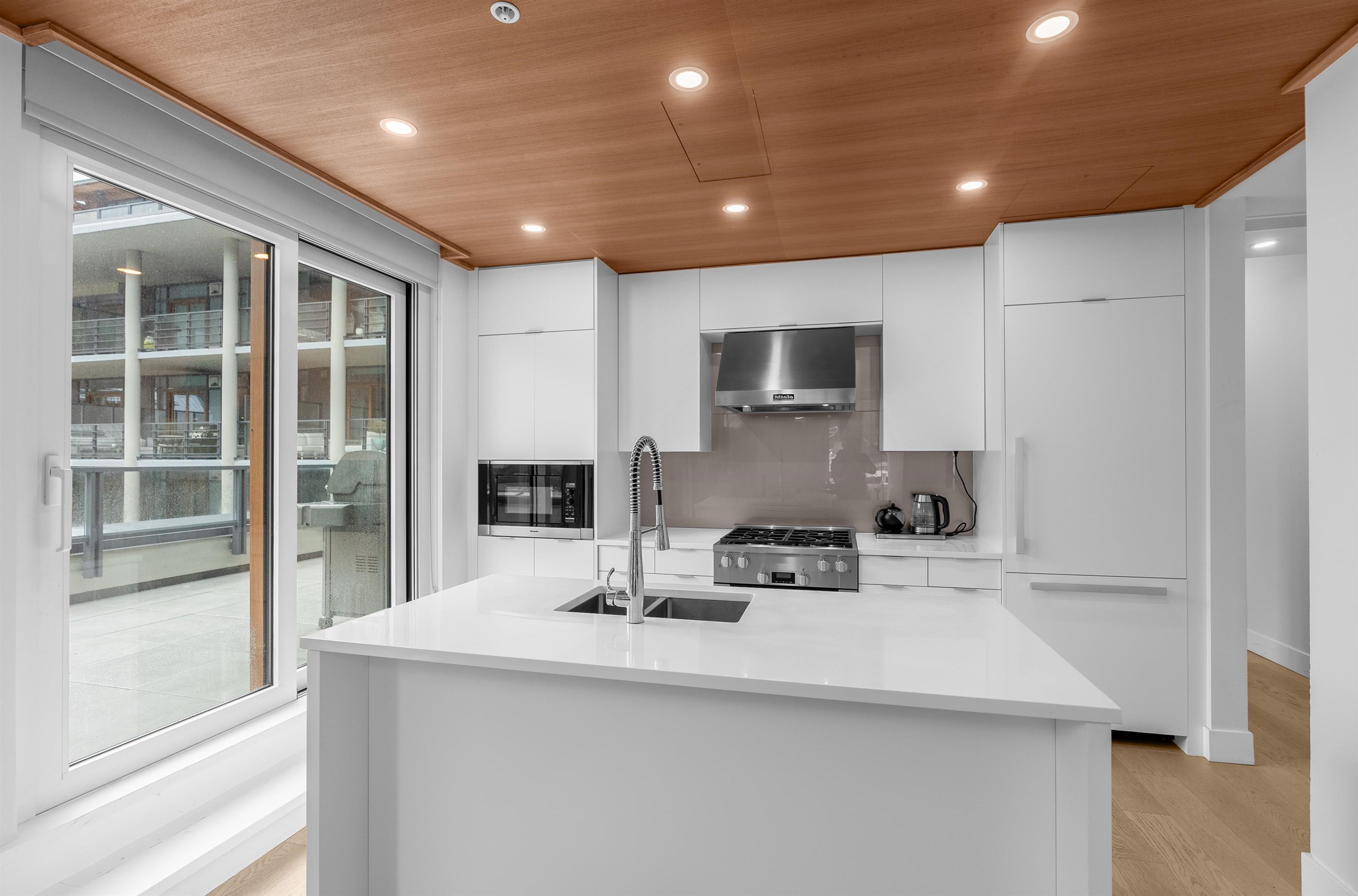 Listing image of 309 6707 NELSON AVENUE