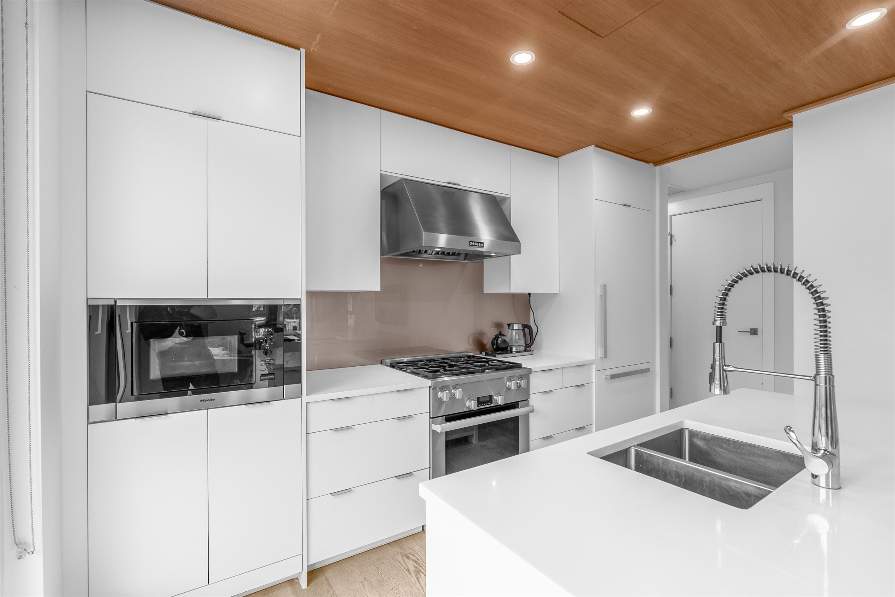 Listing image of 309 6707 NELSON AVENUE