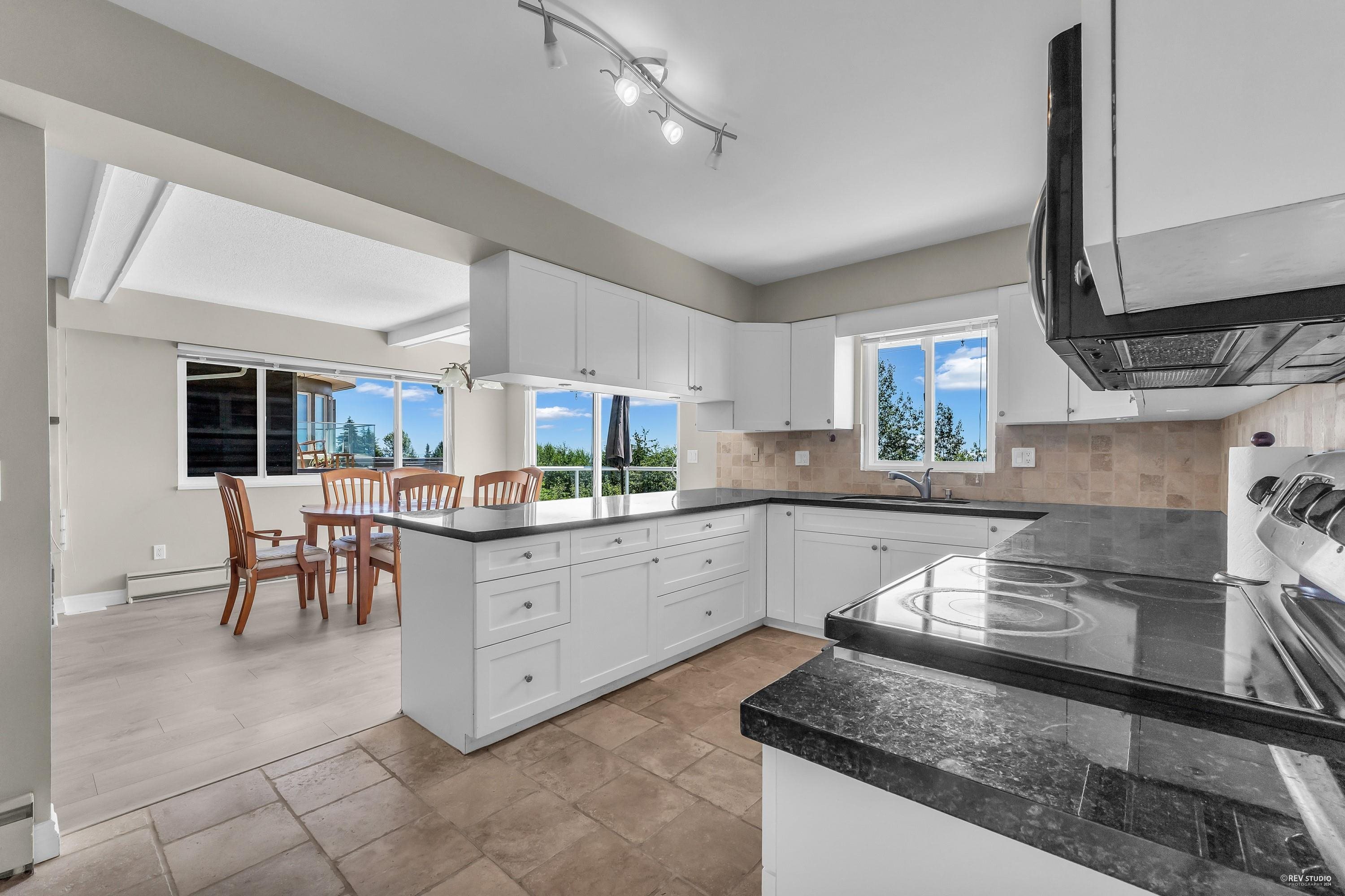 Listing image of 1368 TYROL ROAD