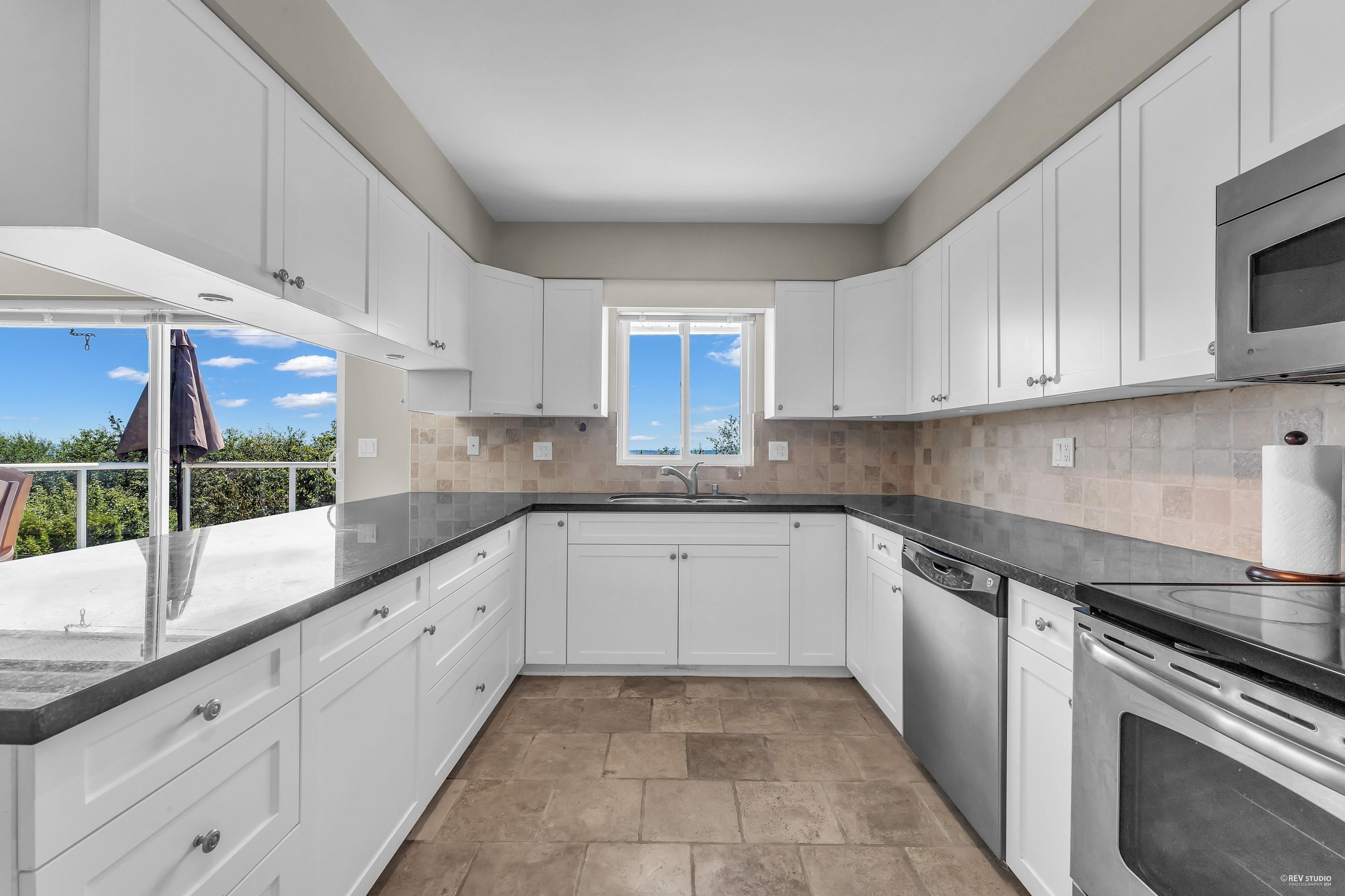 Listing image of 1368 TYROL ROAD