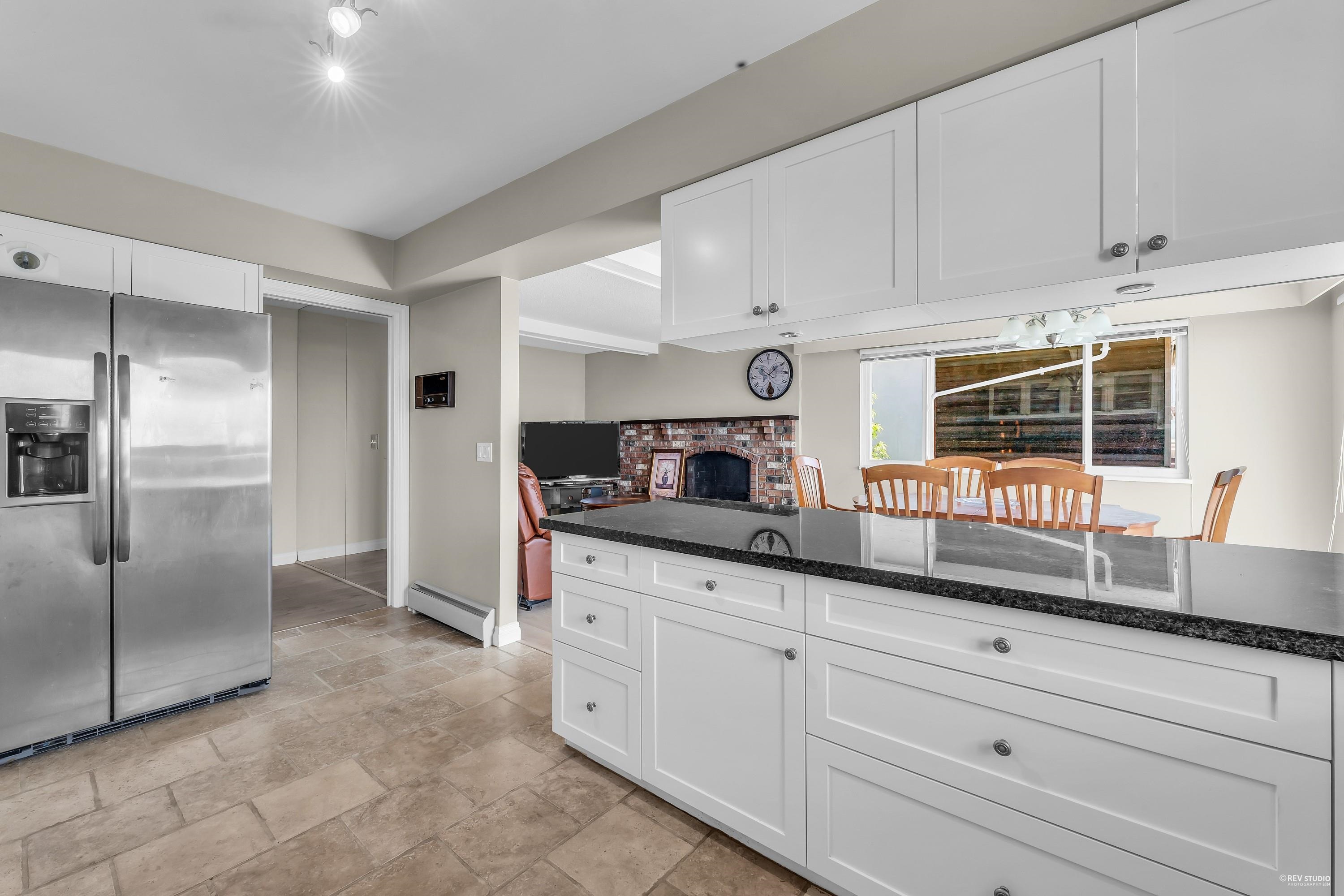 Listing image of 1368 TYROL ROAD