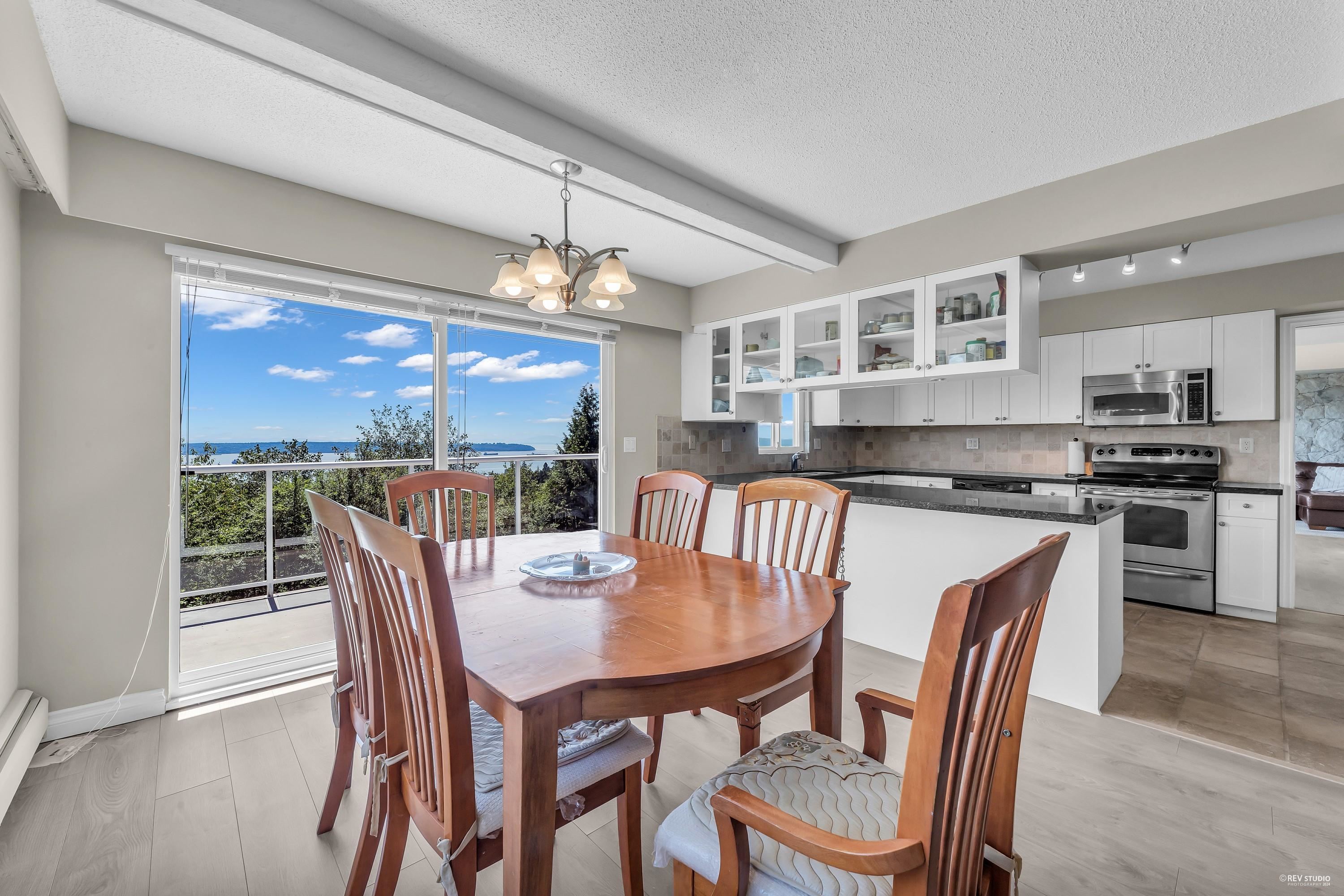 Listing image of 1368 TYROL ROAD