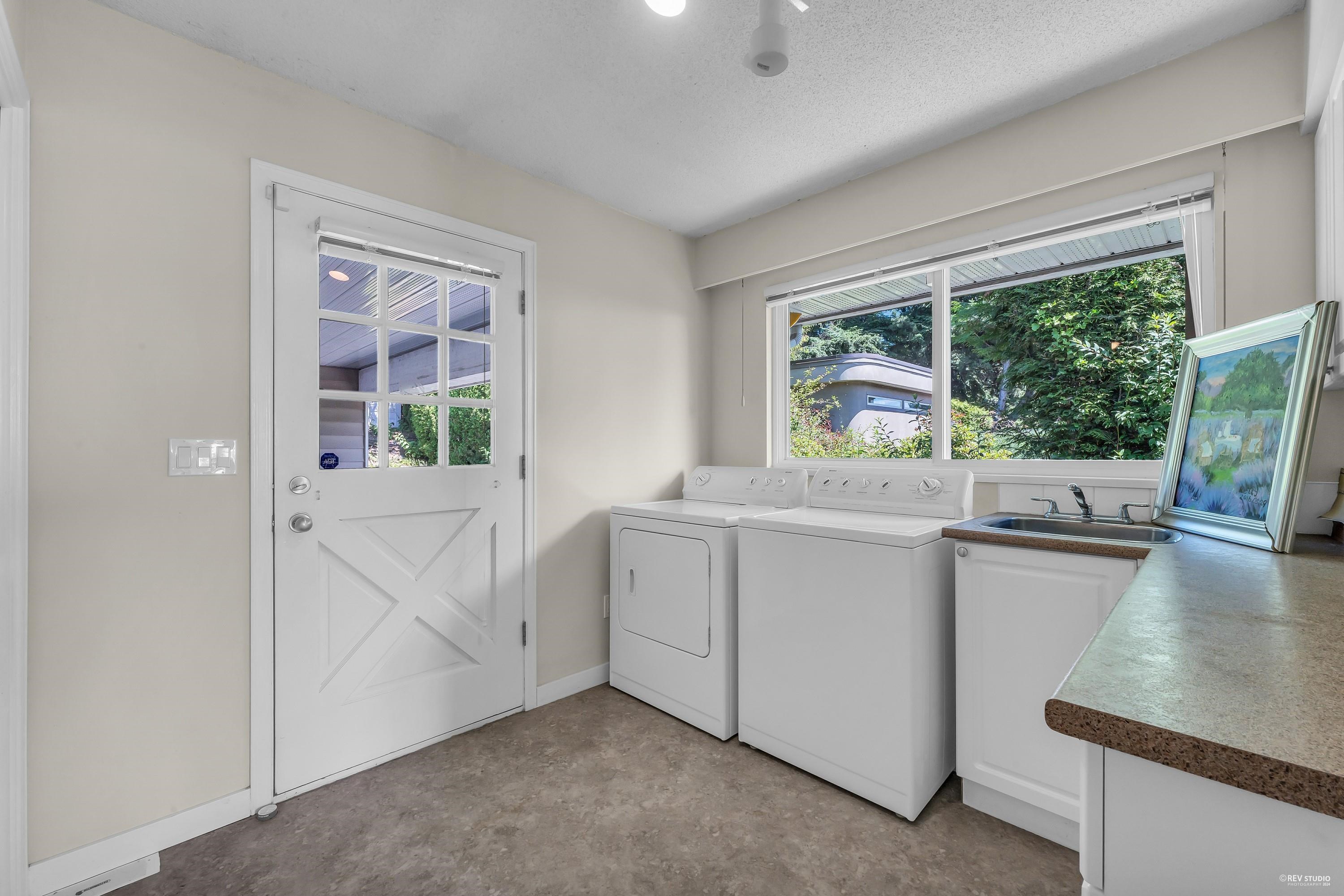 Listing image of 1368 TYROL ROAD