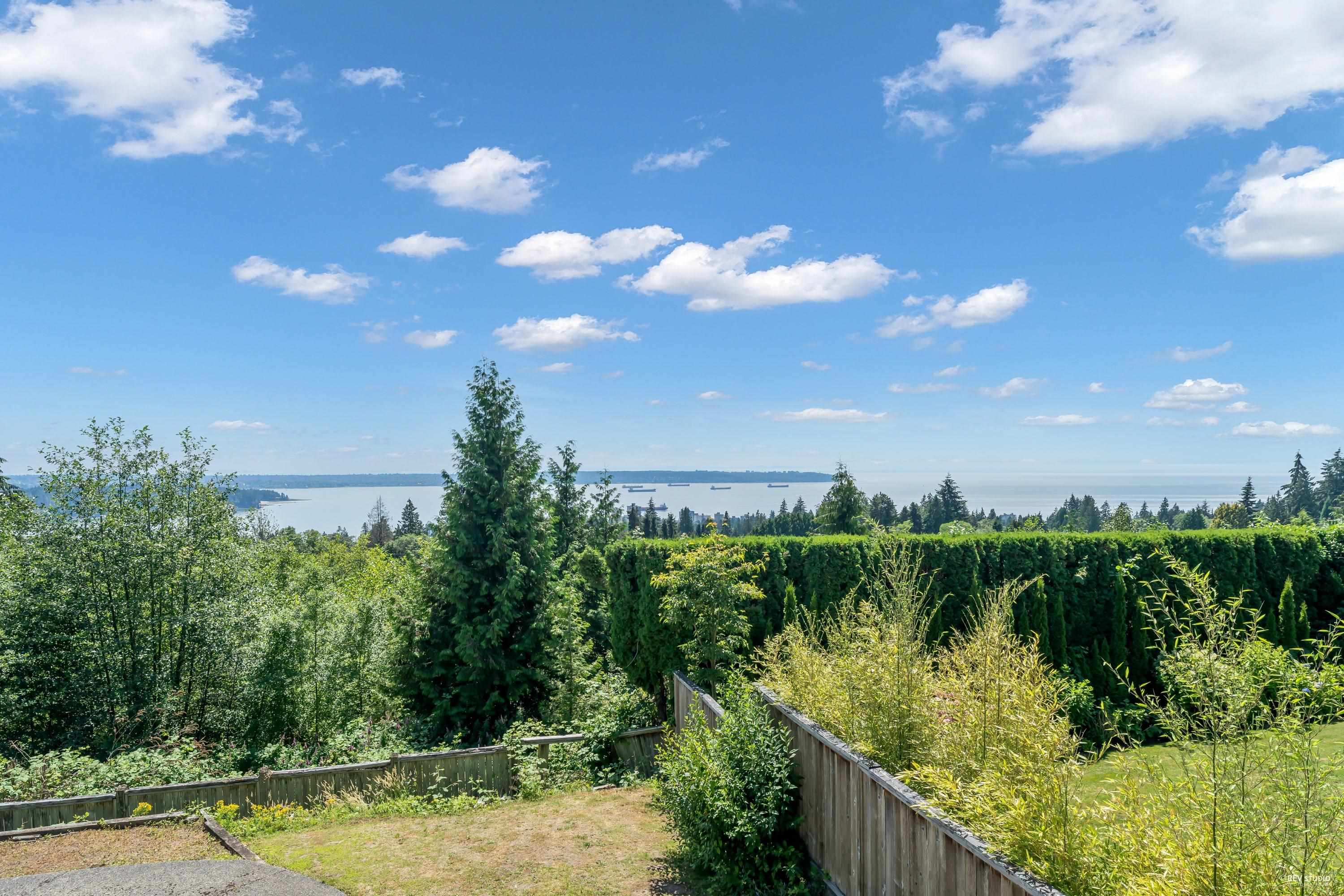 Listing image of 1368 TYROL ROAD