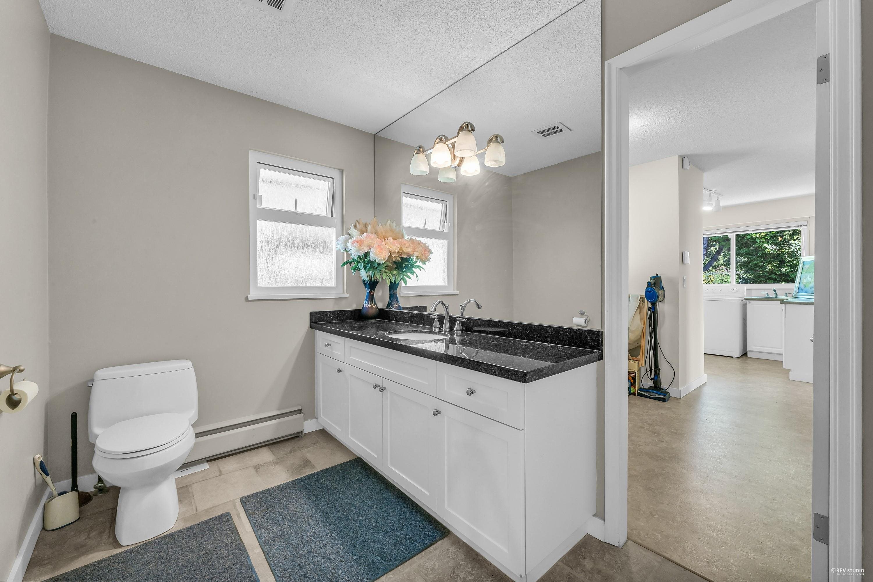 Listing image of 1368 TYROL ROAD