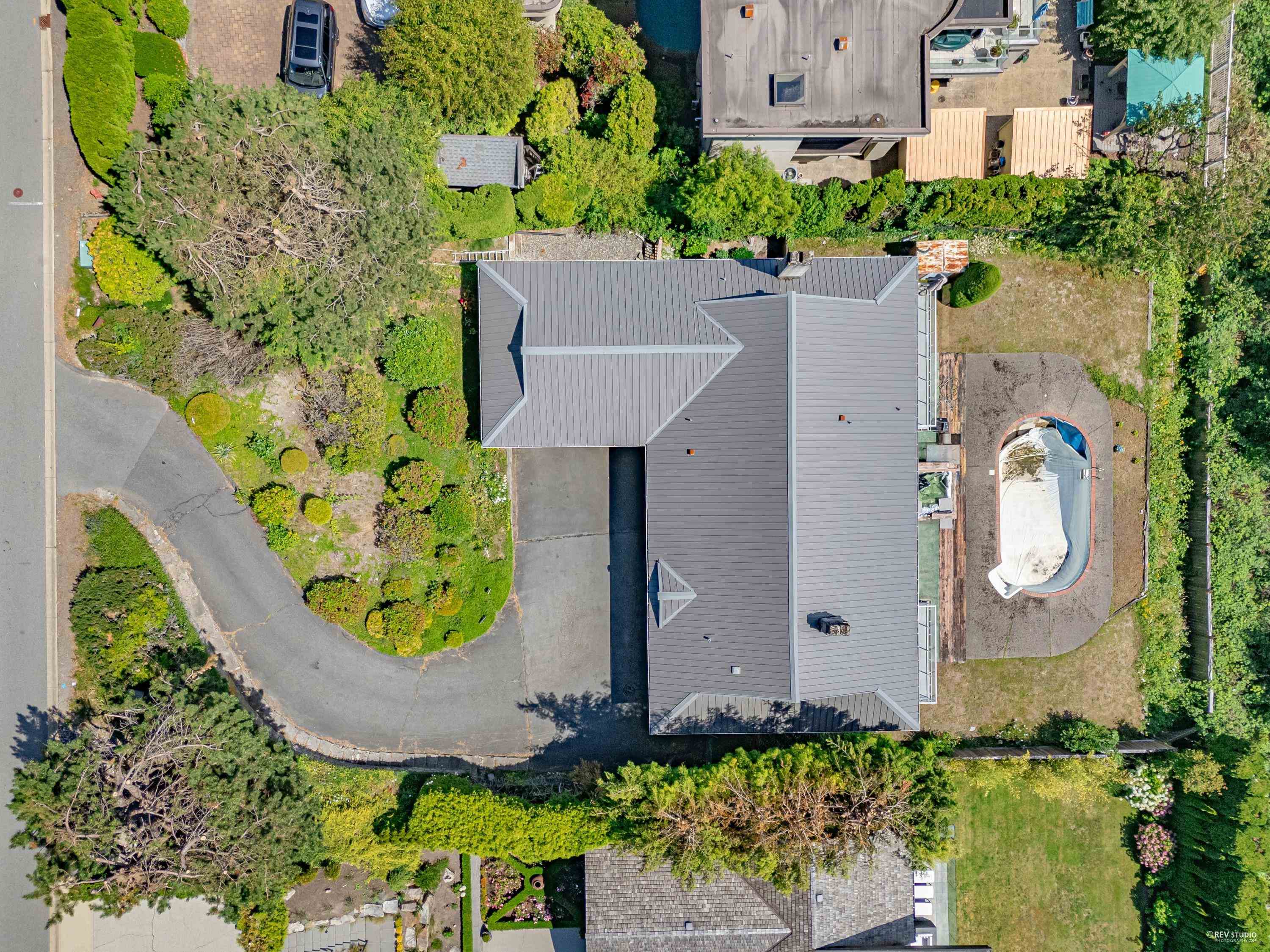 Listing image of 1368 TYROL ROAD